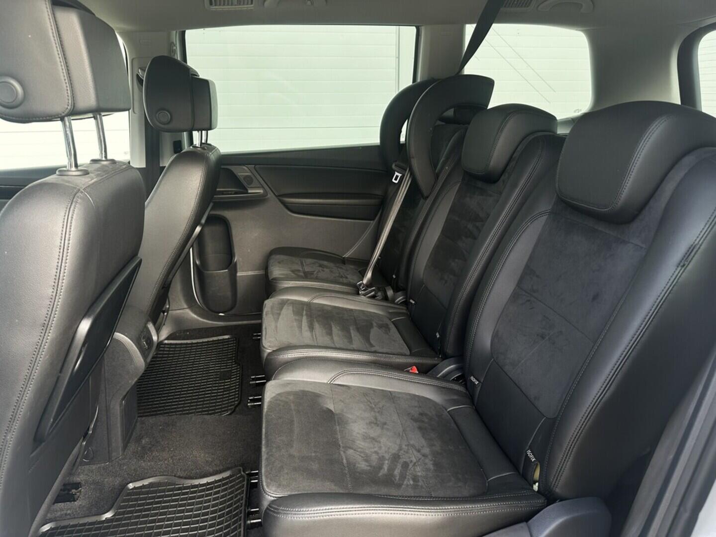 O619V07437_29.webp_SHARAN Highline 4Motion 2.0 TDI 110 kW manuál