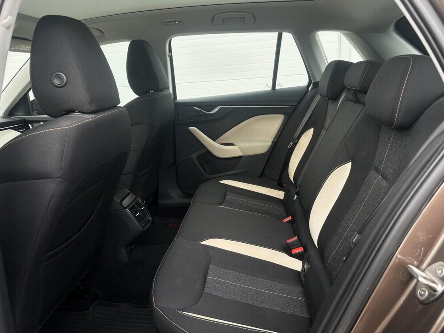 O619V07438_27.webp_KAMIQ Style Plus 1.5 TSI 110 kW manuál