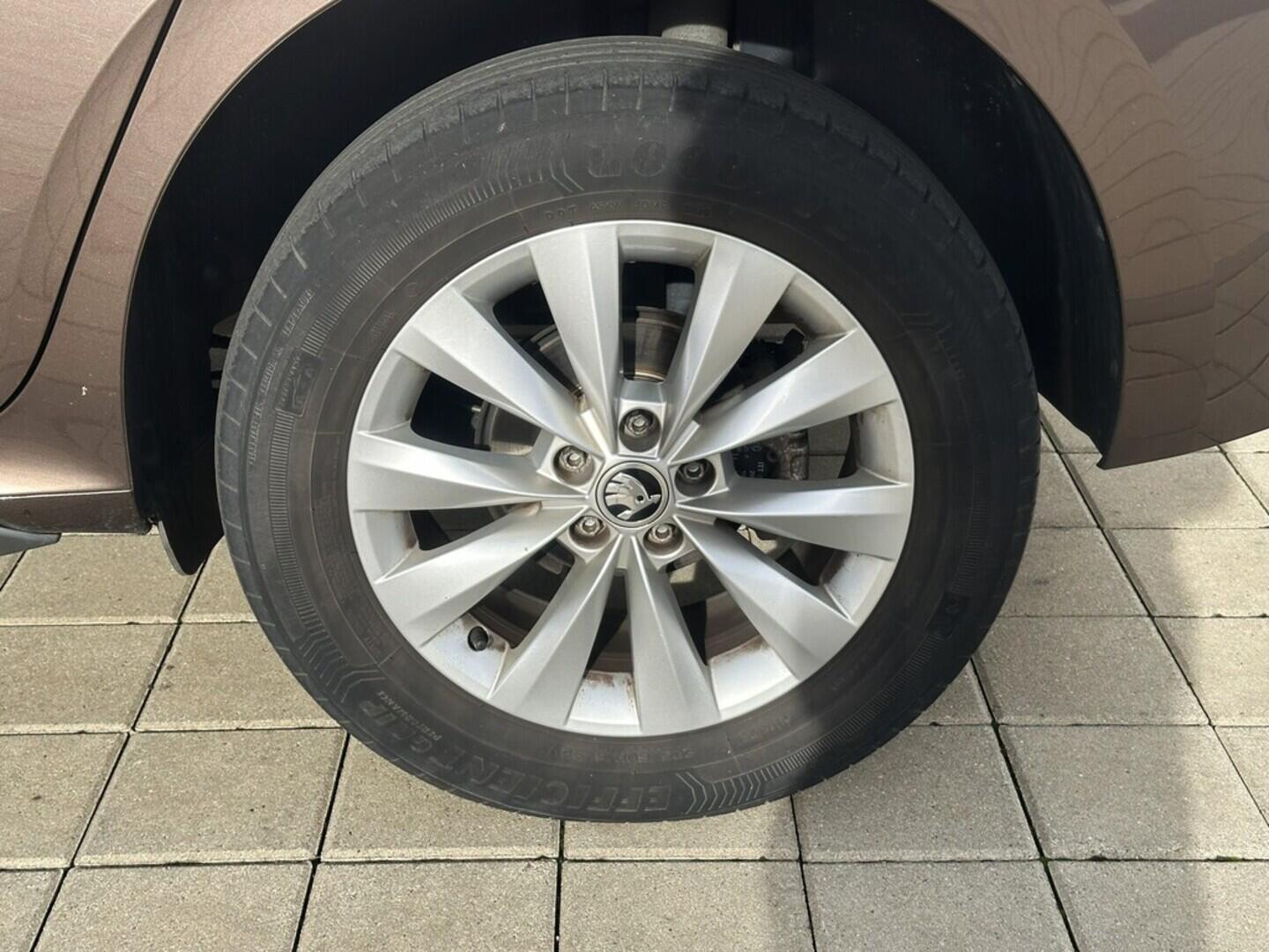 O619V07438_29.webp_KAMIQ Style Plus 1.5 TSI 110 kW manuál