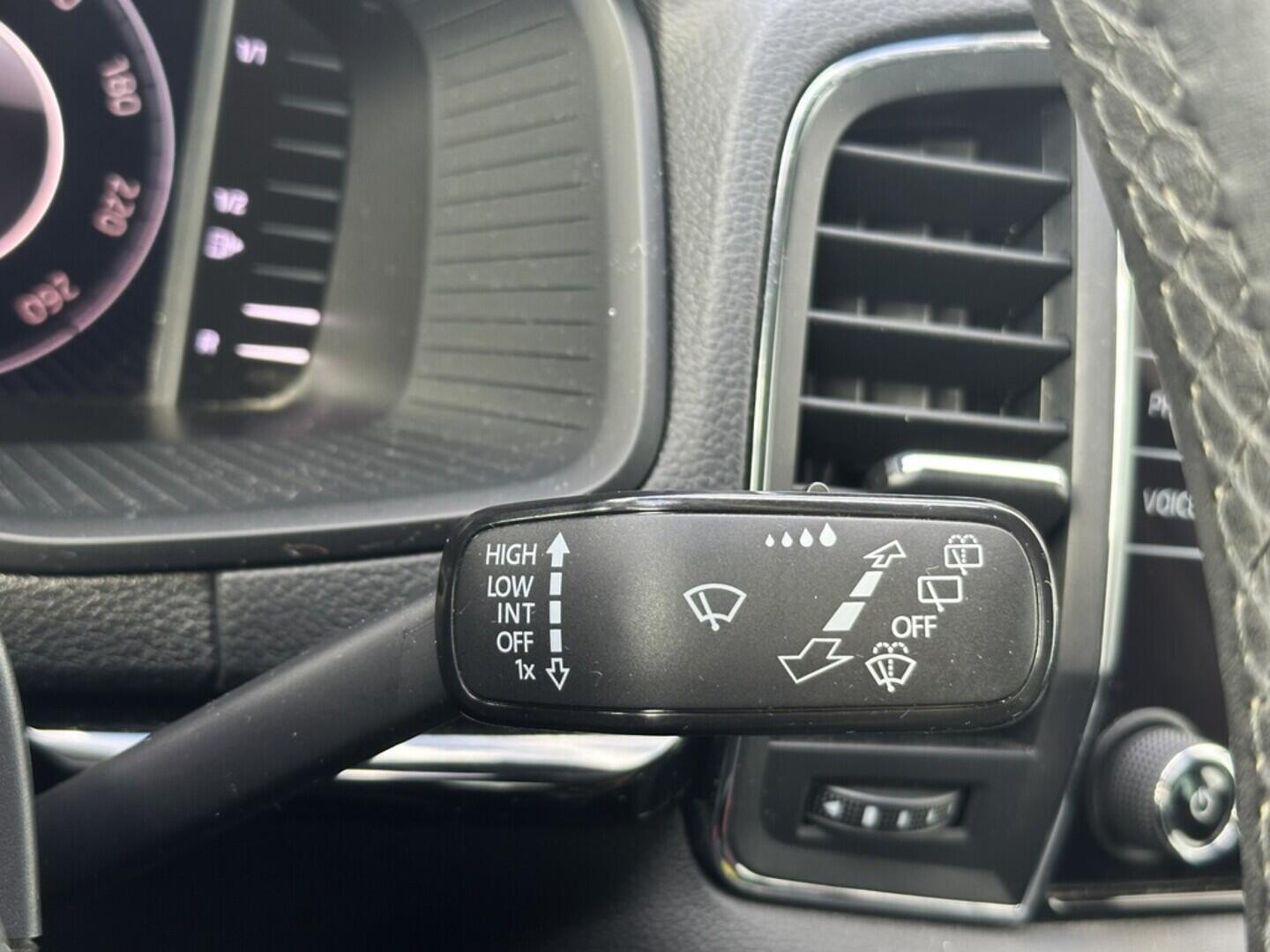 O619V07439_23.webp_KAROQ Style 1.5 TSI 110 kW manuál