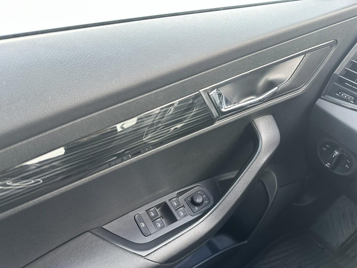 O619V07439_24.webp_KAROQ Style 1.5 TSI 110 kW manuál