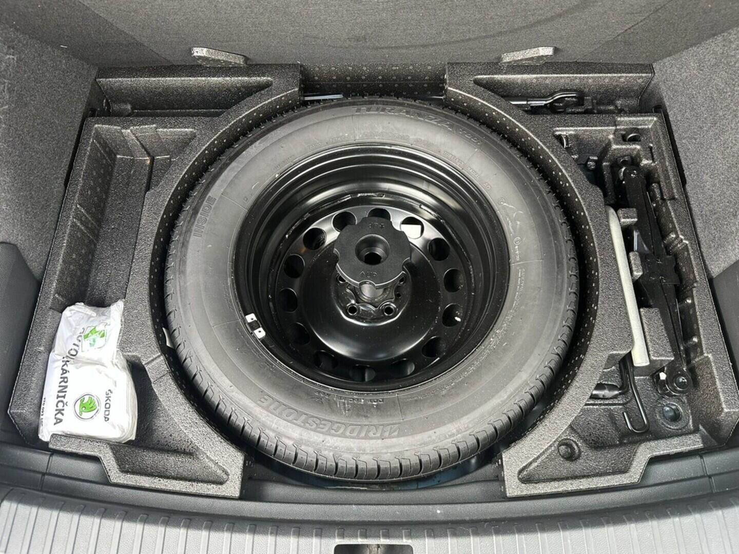 O619V07439_33.webp_KAROQ Style 1.5 TSI 110 kW manuál