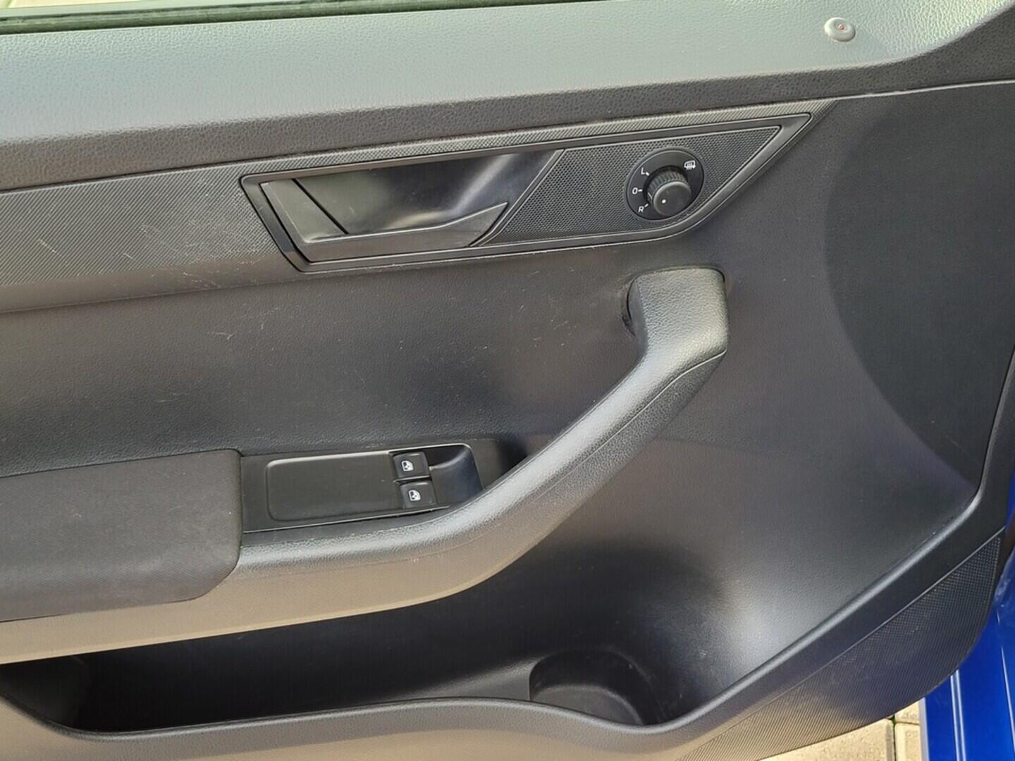 O619V07444_28.webp_FABIA Active 1.0 TSI 70 kW manuál, DPH