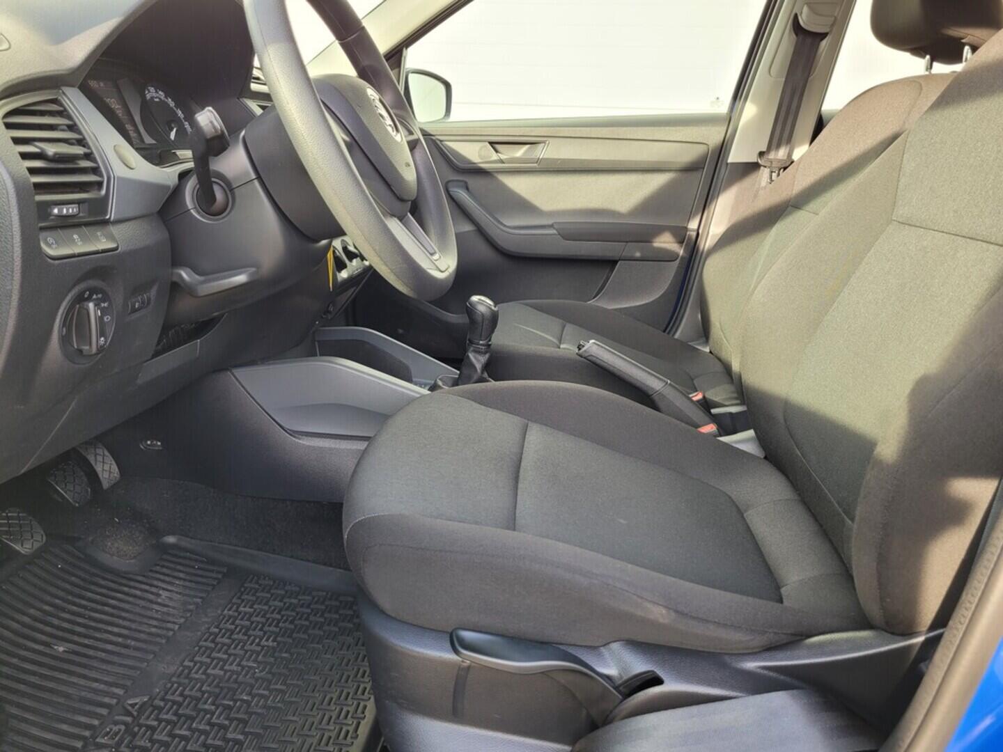 O619V07444_30.webp_FABIA Active 1.0 TSI 70 kW manuál, DPH