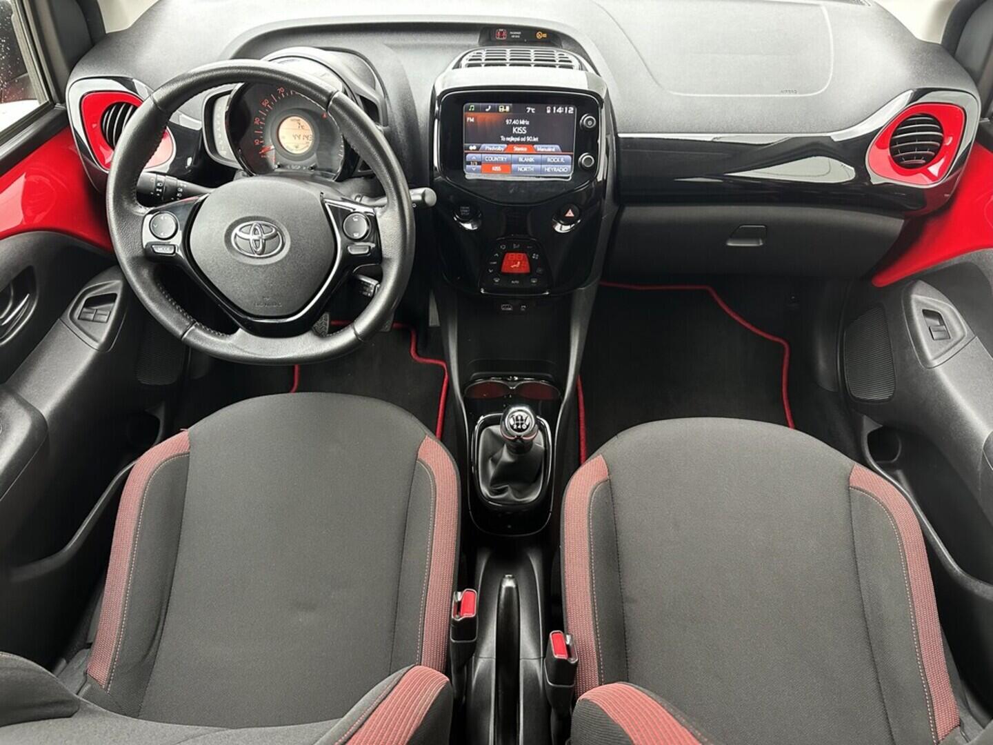 O619V07445_18.webp_AYGO  1.0  51 kW manuál