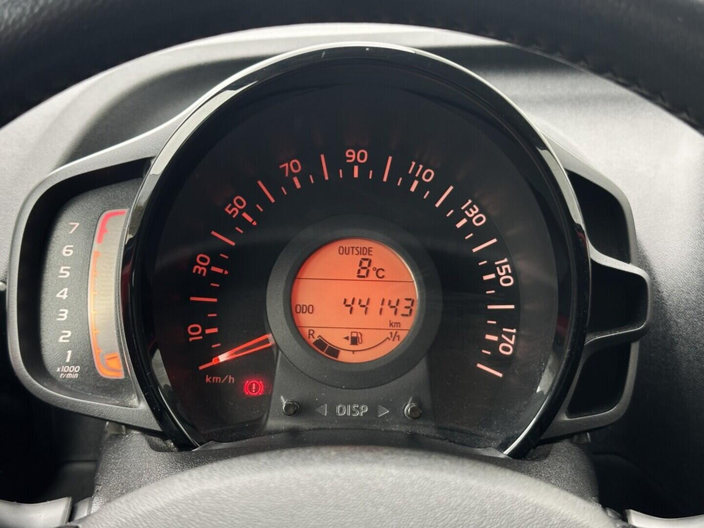 O619V07445_19.webp_AYGO  1.0  51 kW manuál