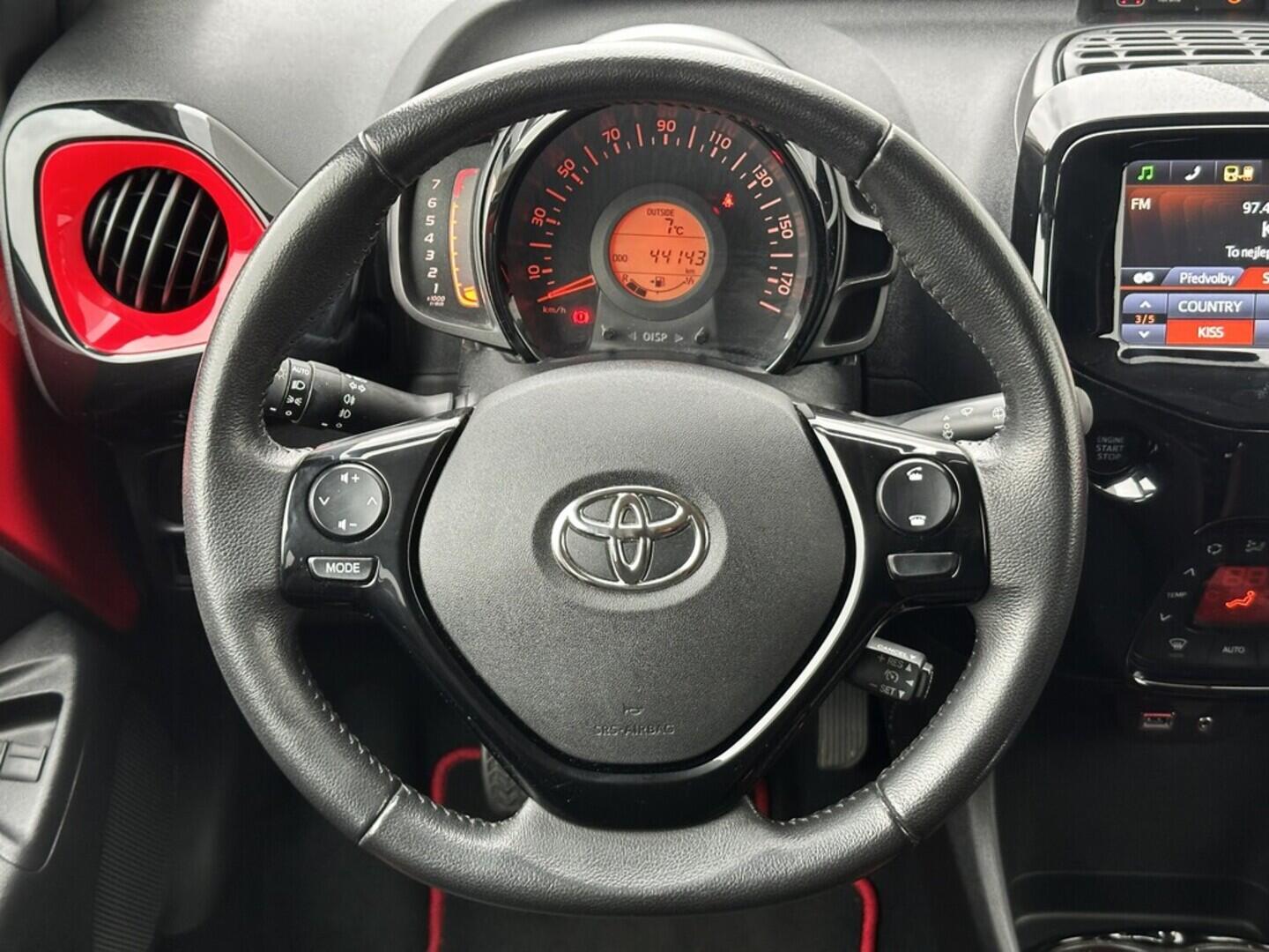 O619V07445_20.webp_AYGO  1.0  51 kW manuál