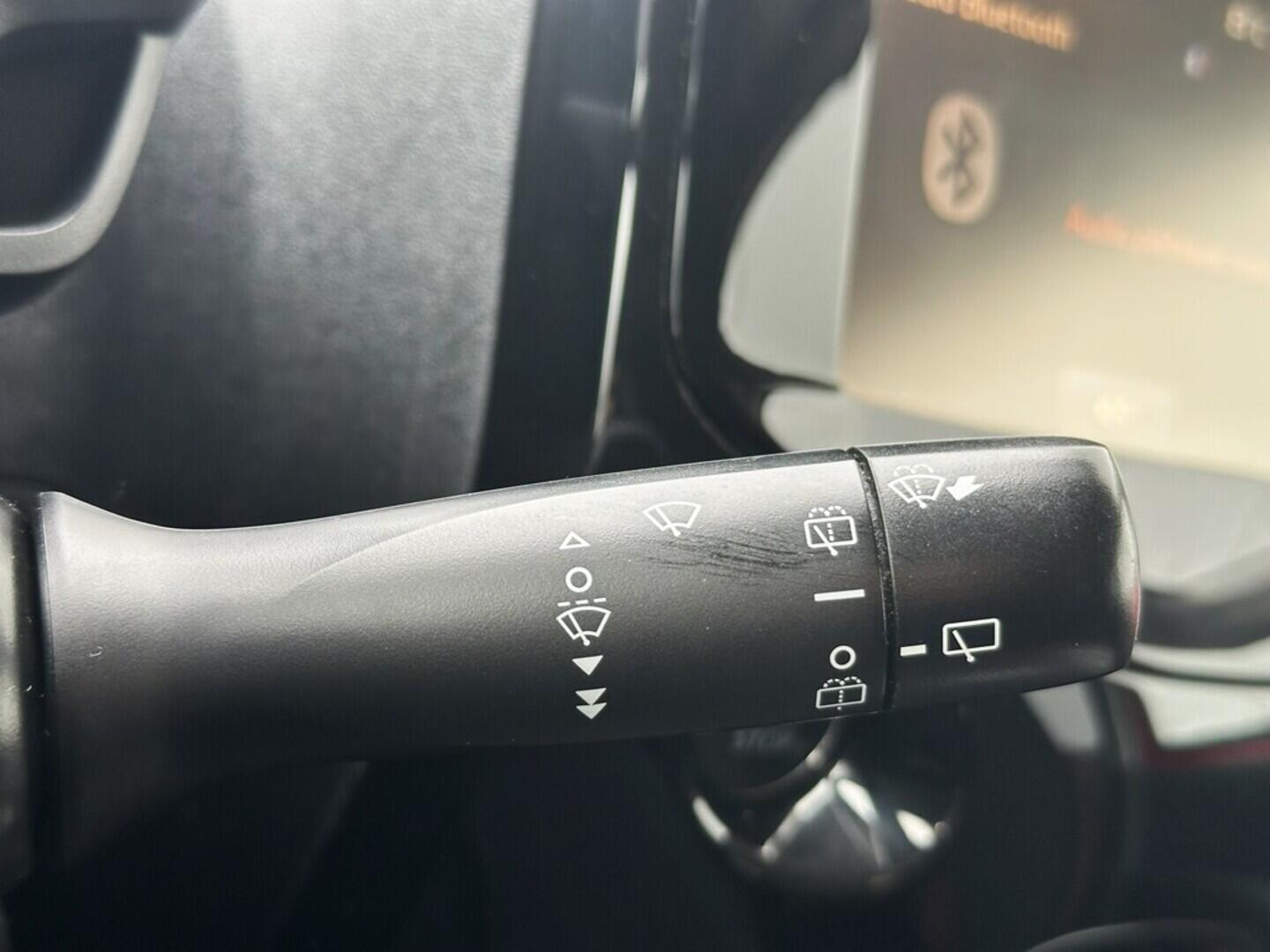 O619V07445_22.webp_AYGO  1.0  51 kW manuál