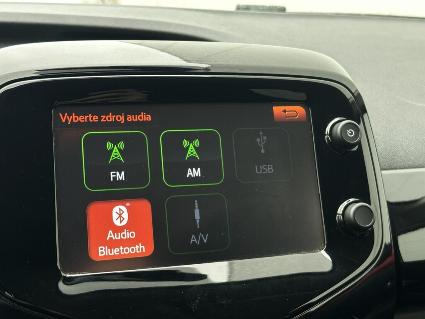 O619V07445_23.webp_AYGO  1.0  51 kW manuál