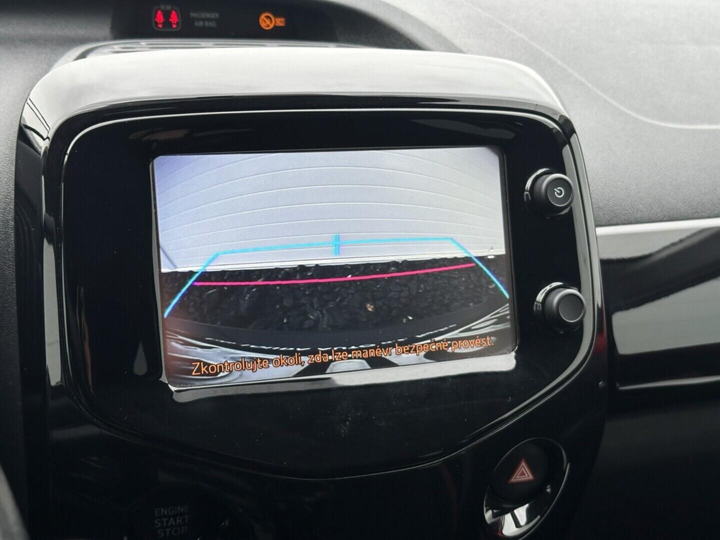 O619V07445_26.webp_AYGO  1.0  51 kW manuál