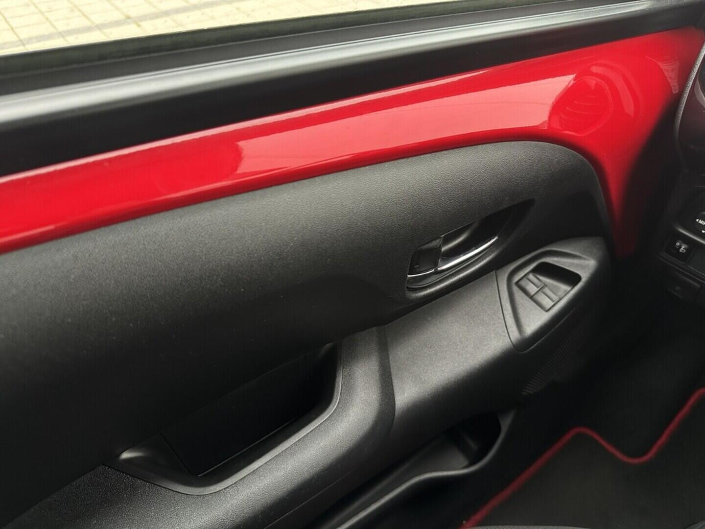 O619V07445_27.webp_AYGO  1.0  51 kW manuál