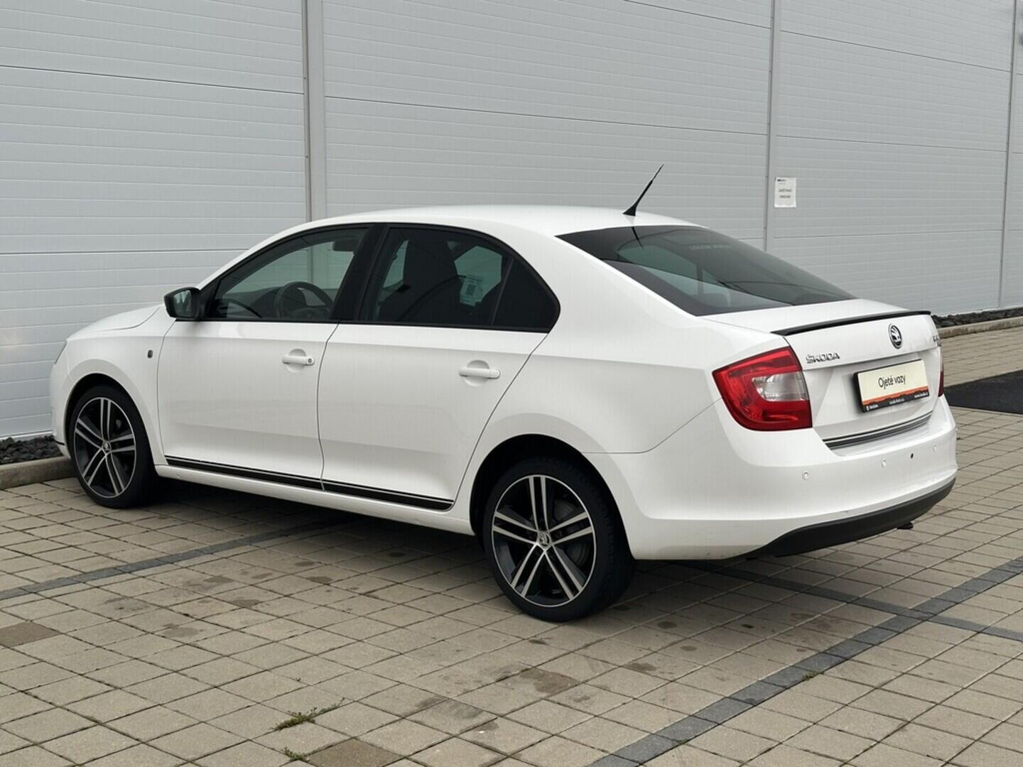 O619V07446_16.webp_RAPID Ambition 1.2 TSI 63 kW manuál