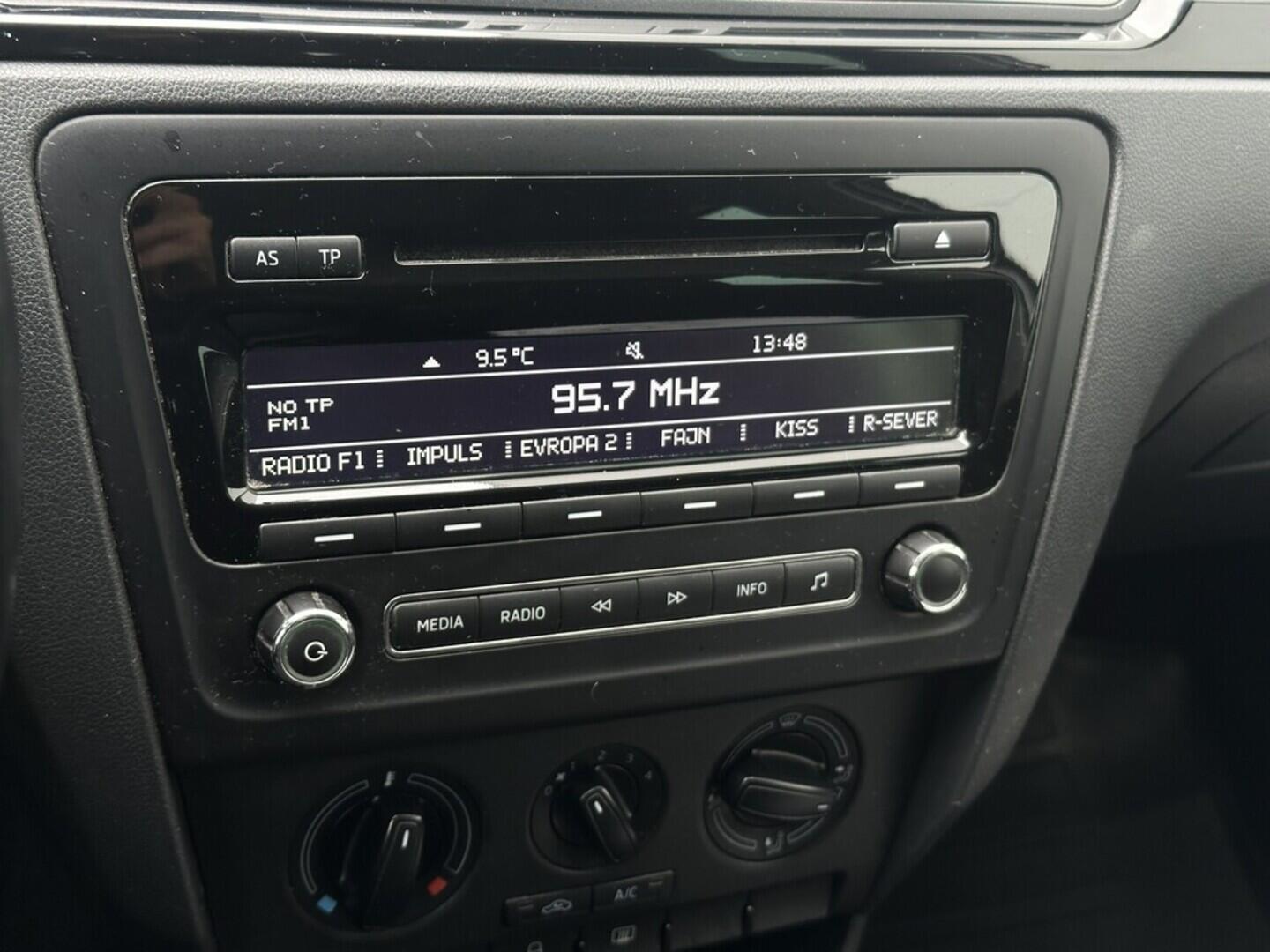 O619V07446_25.webp_RAPID Ambition 1.2 TSI 63 kW manuál