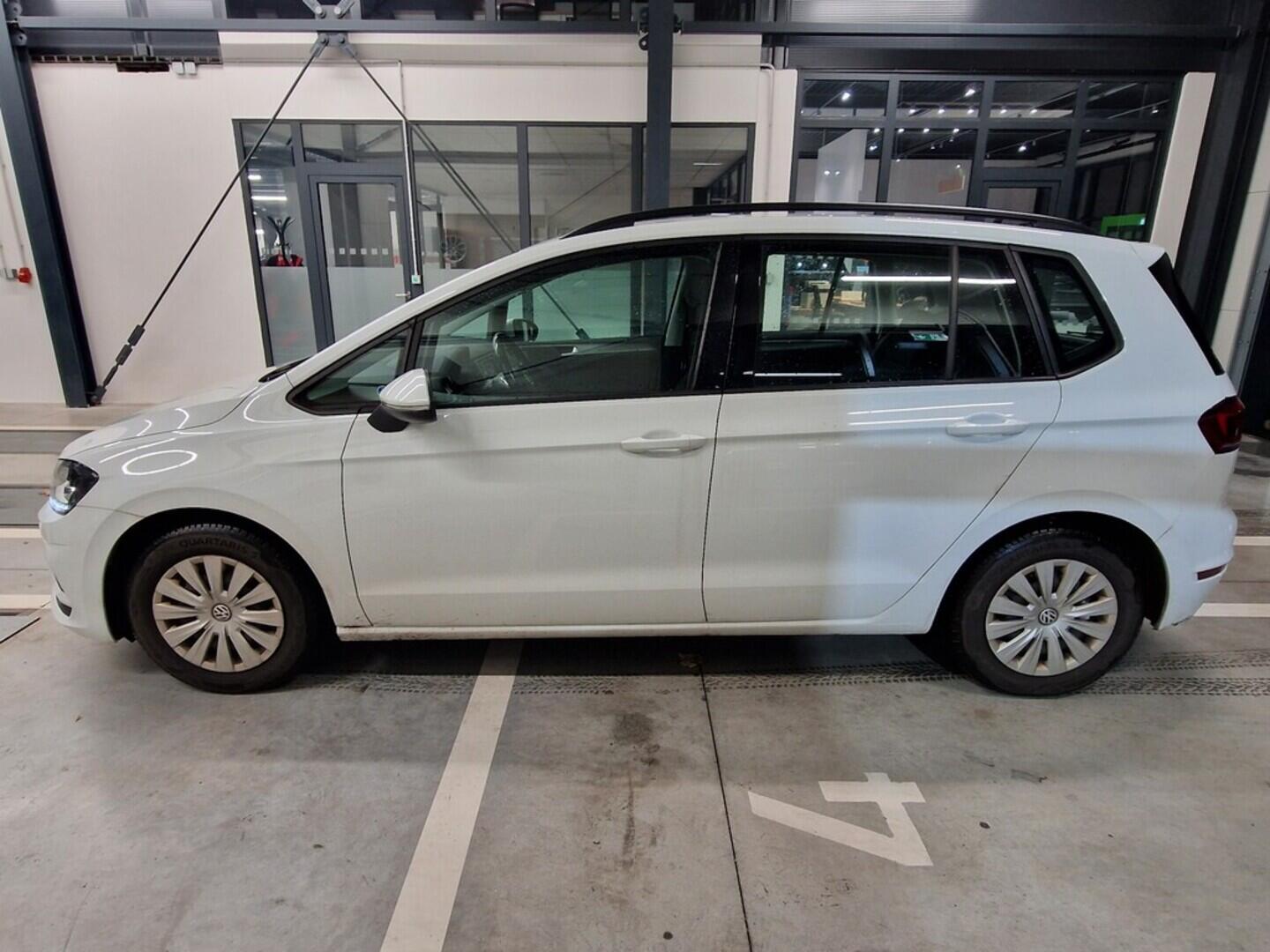 O619V07449_12.webp_GOLF SPORTSVAN Trendline 1.0 TSI 81 kW manuál