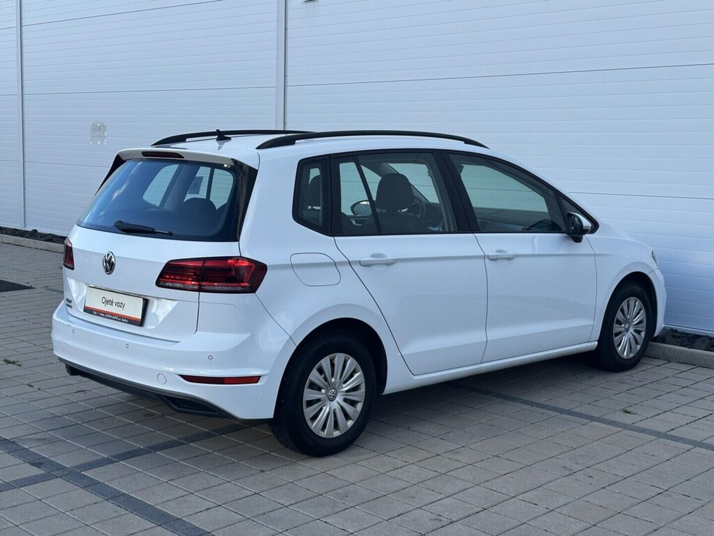 O619V07449_14.webp_GOLF SPORTSVAN Trendline 1.0 TSI 81 kW manuál