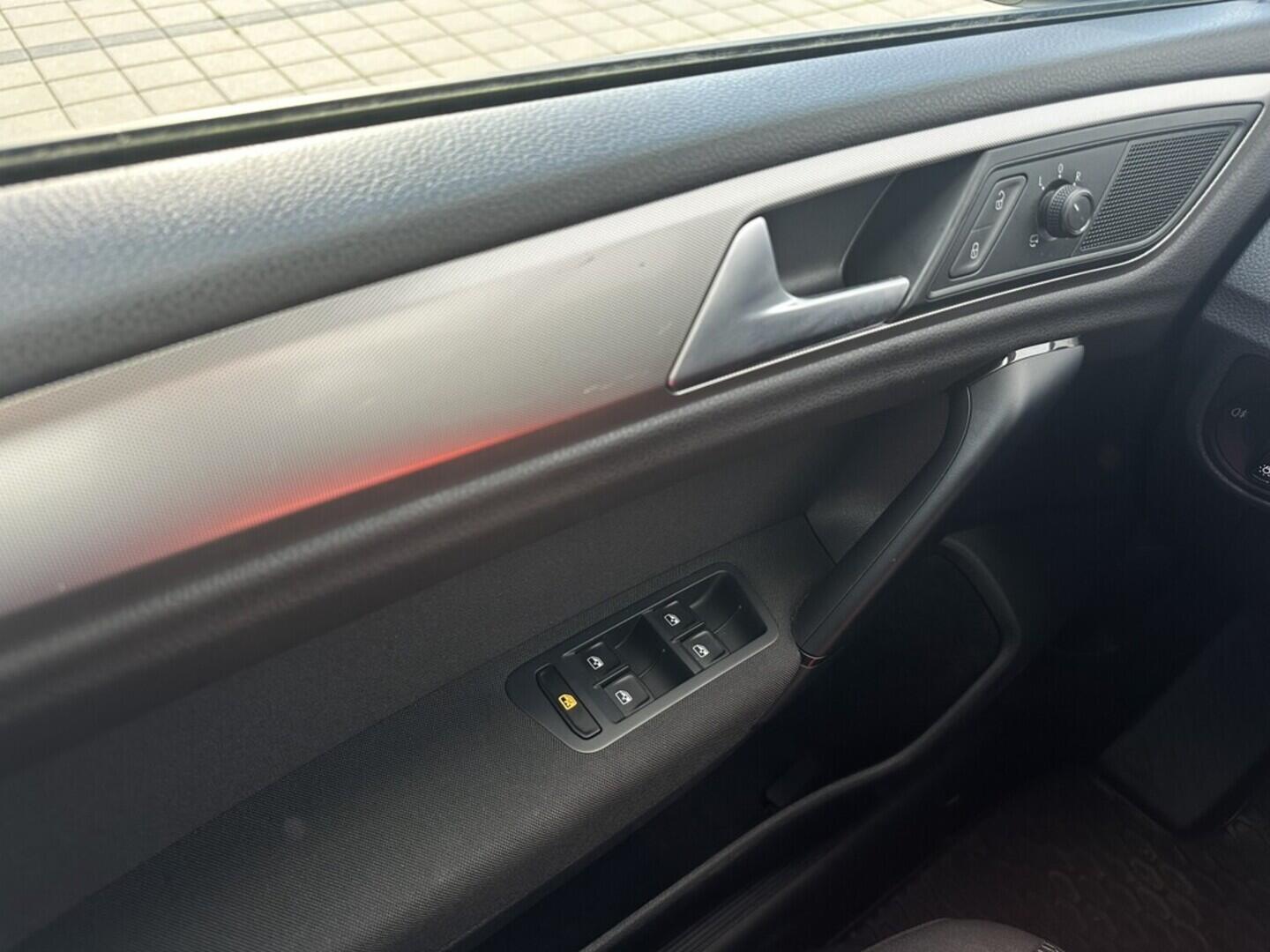 O619V07449_23.webp_GOLF SPORTSVAN Trendline 1.0 TSI 81 kW manuál