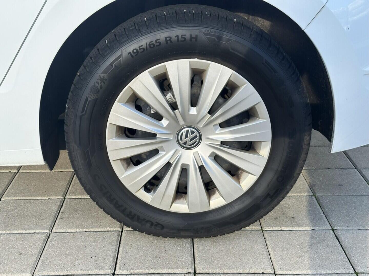 O619V07449_29.webp_GOLF SPORTSVAN Trendline 1.0 TSI 81 kW manuál