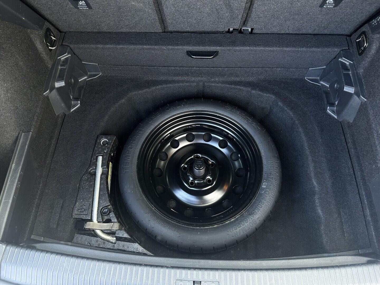 O619V07449_31.webp_GOLF SPORTSVAN Trendline 1.0 TSI 81 kW manuál