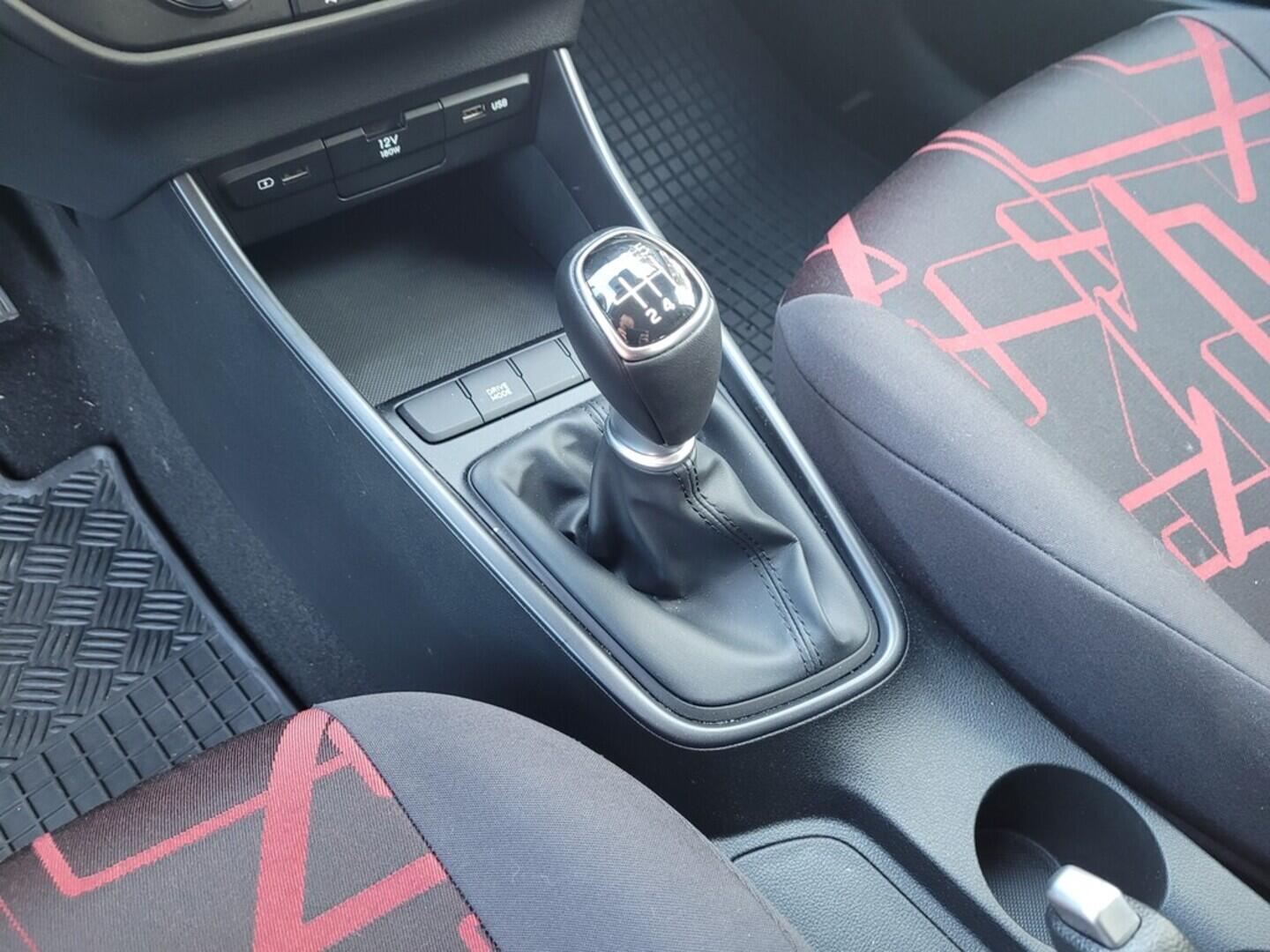 O619V07451_28.webp_I20 Comfort Club 1.0 T-GDI 74 kW manuál