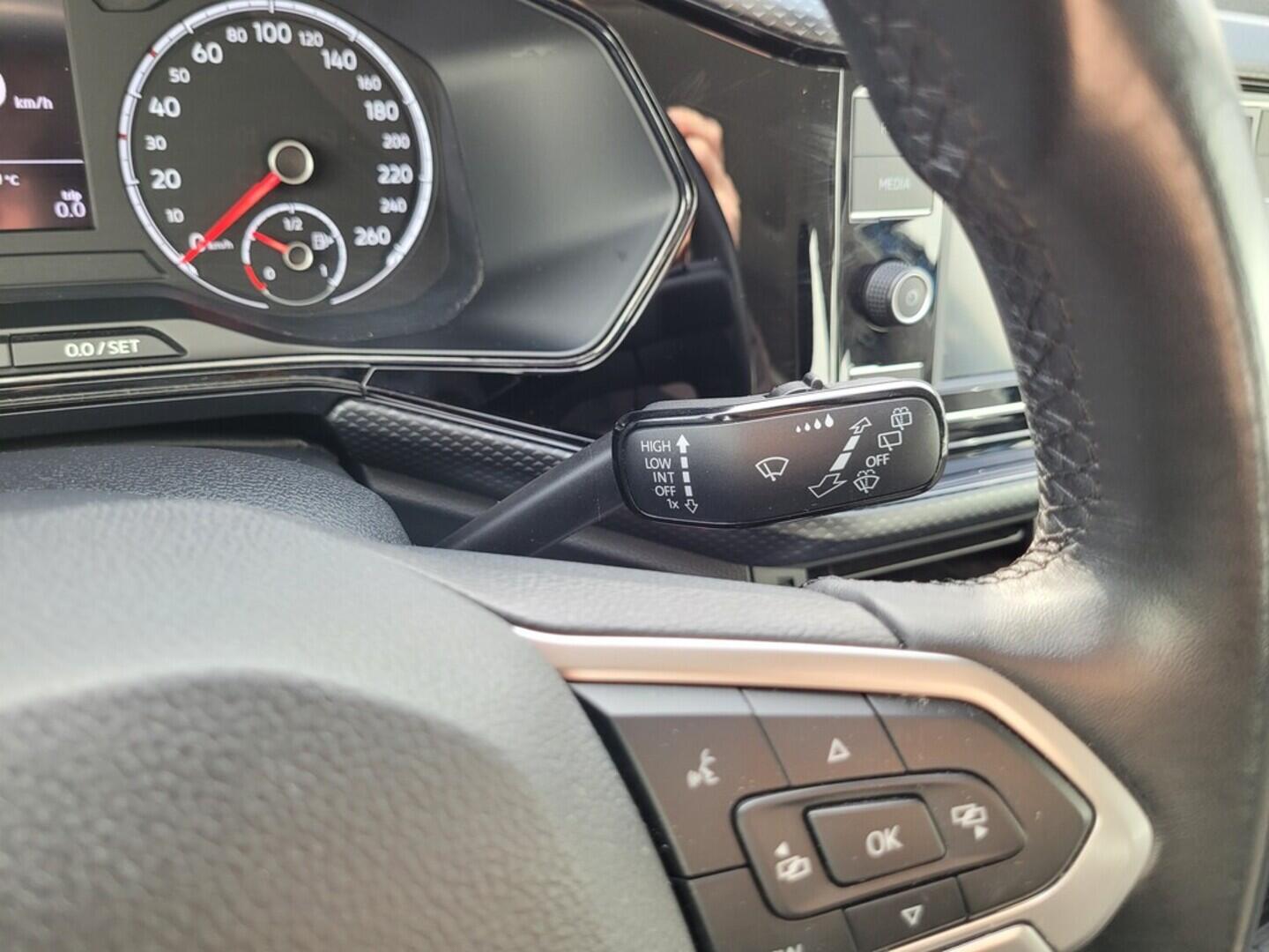 O619V07455_22.webp_T-CROSS Life 1.0 TSI 70 kW manuál