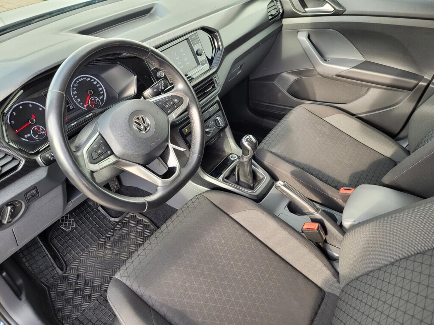 O619V07455_30.webp_T-CROSS Life 1.0 TSI 70 kW manuál