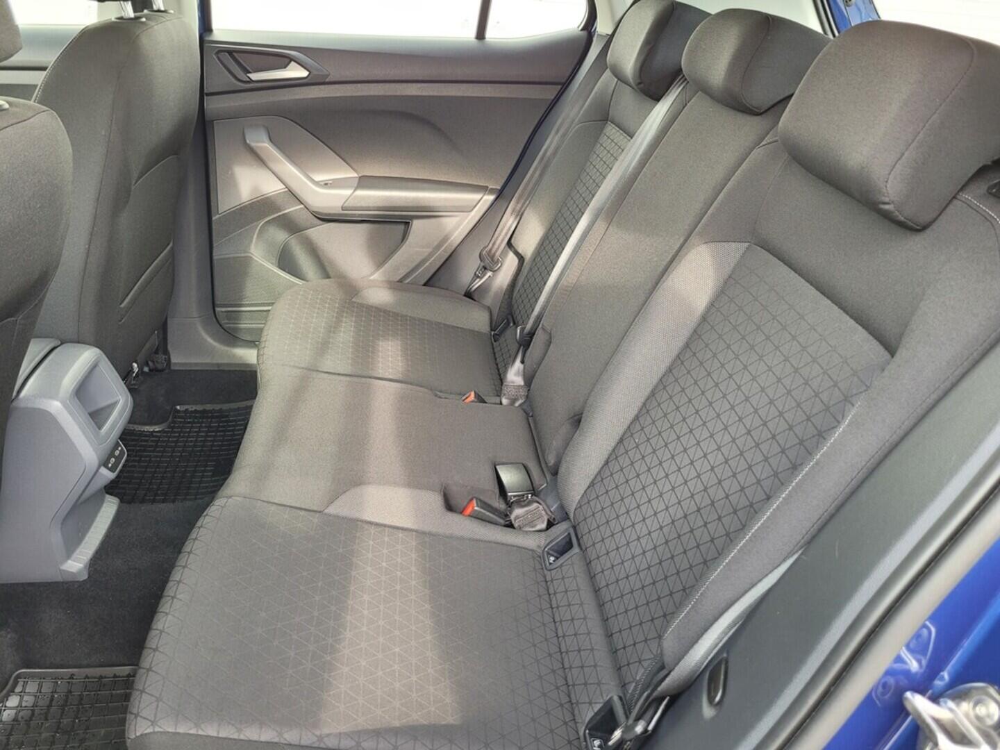 O619V07455_32.webp_T-CROSS Life 1.0 TSI 70 kW manuál