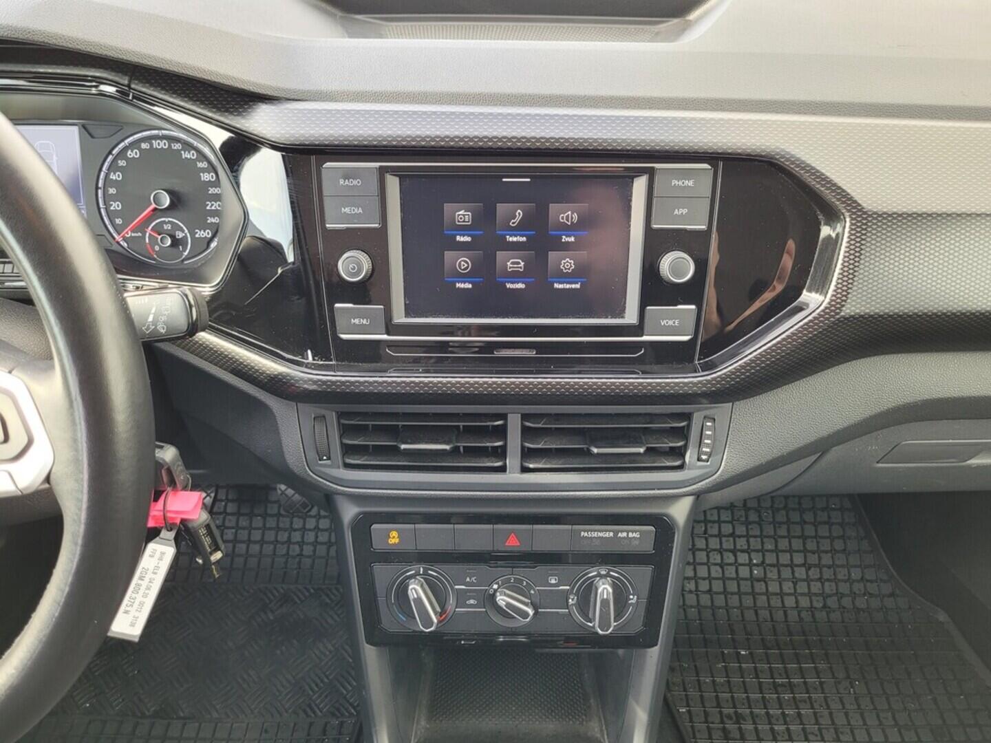 O619V07455_33.webp_T-CROSS Life 1.0 TSI 70 kW manuál