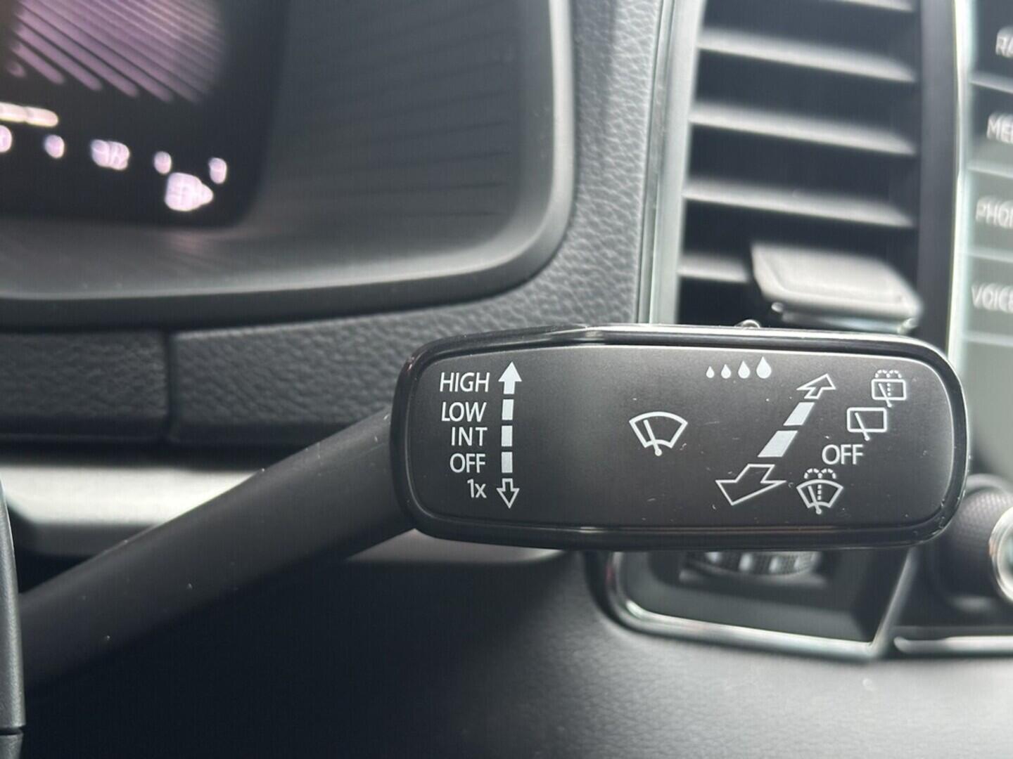 O619V07464_22.webp_KAROQ Ambition 1.5 TSI 110 kW automat, DPH