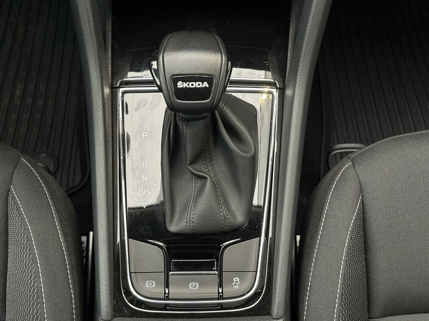 O619V07464_27.webp_KAROQ Ambition 1.5 TSI 110 kW automat, DPH