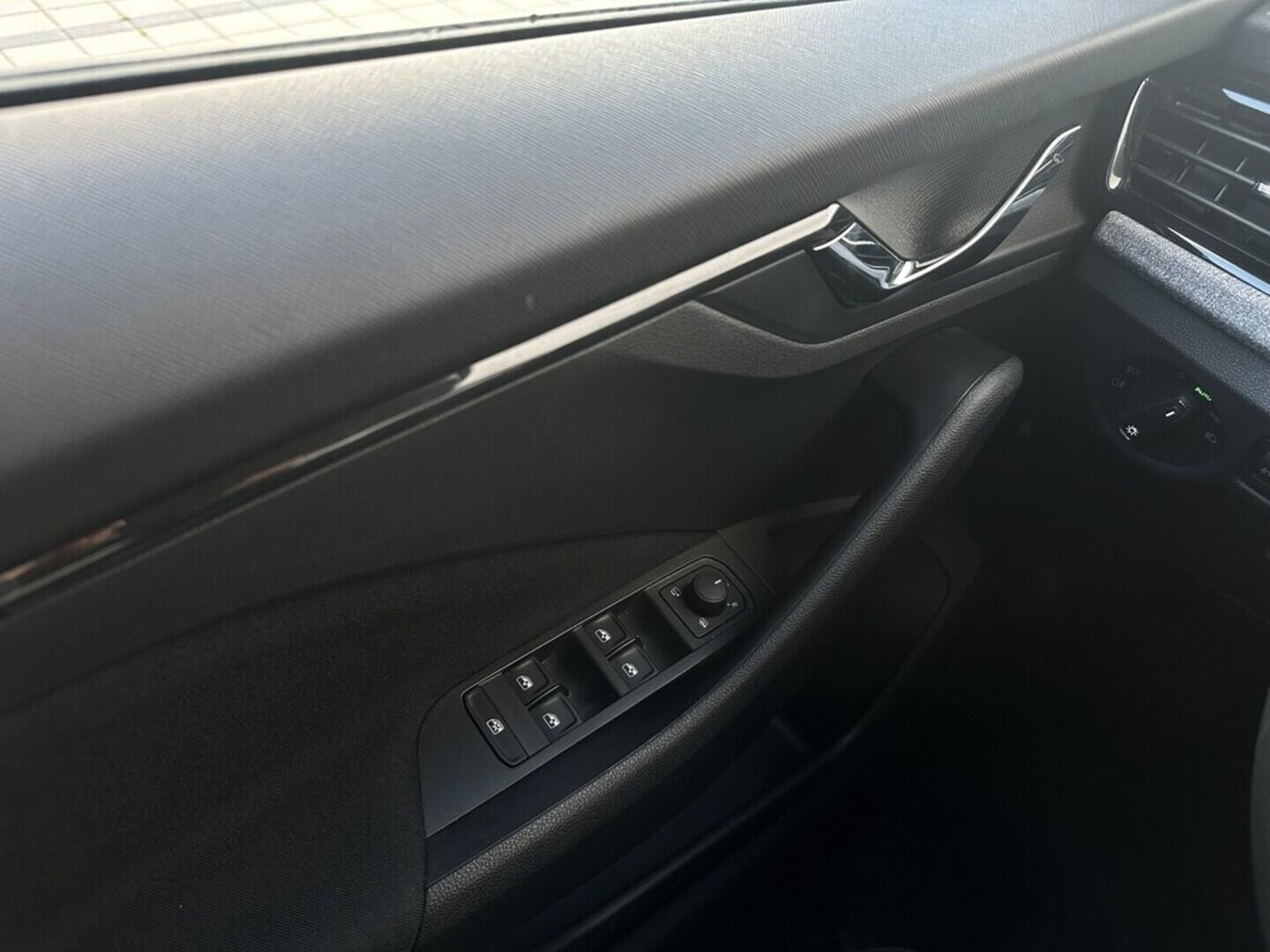 O619V07465_23.webp_KAMIQ Selection 1.0 TSI 85 kW manuál, DPH