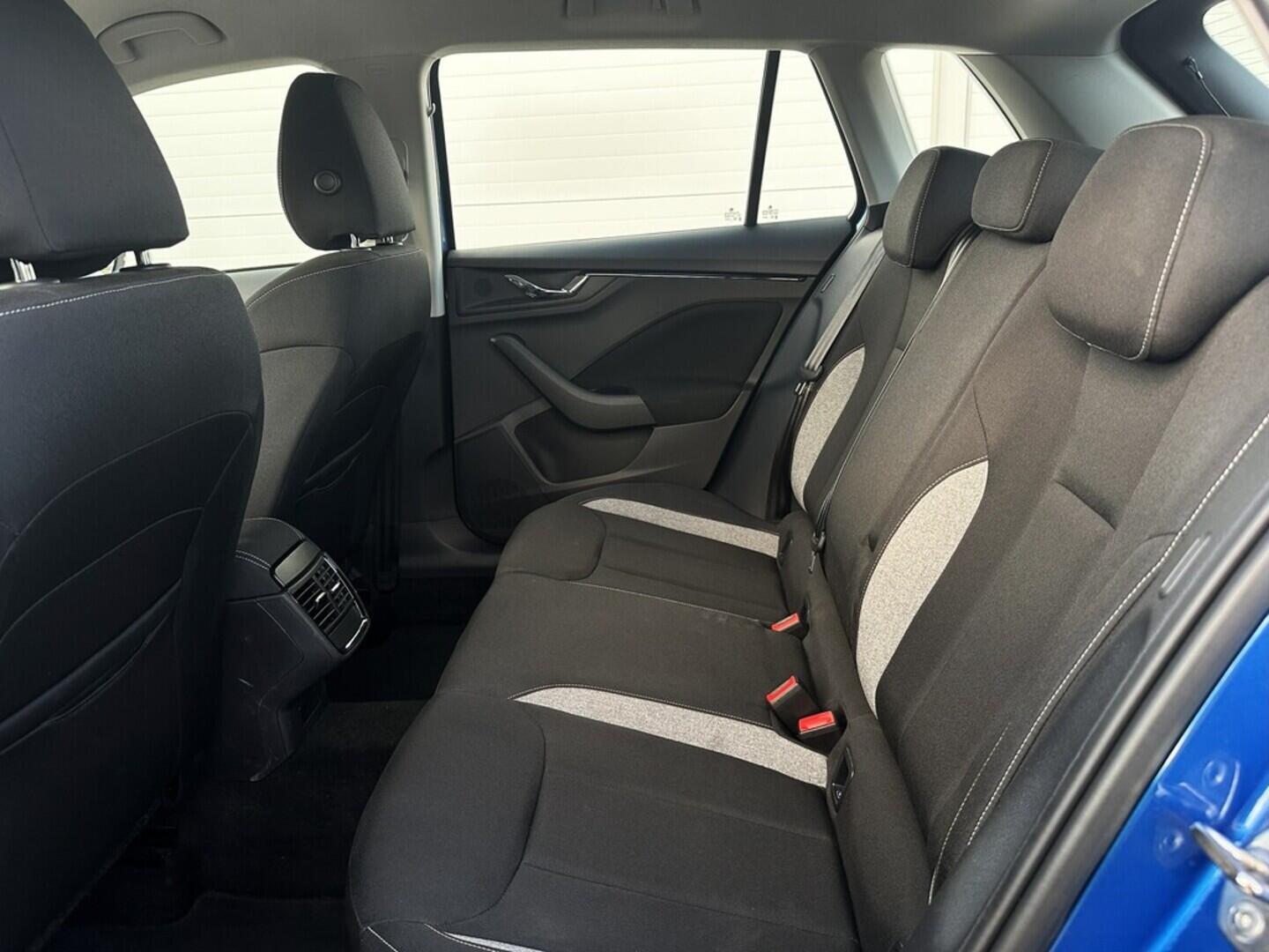 O619V07465_28.webp_KAMIQ Selection 1.0 TSI 85 kW manuál, DPH