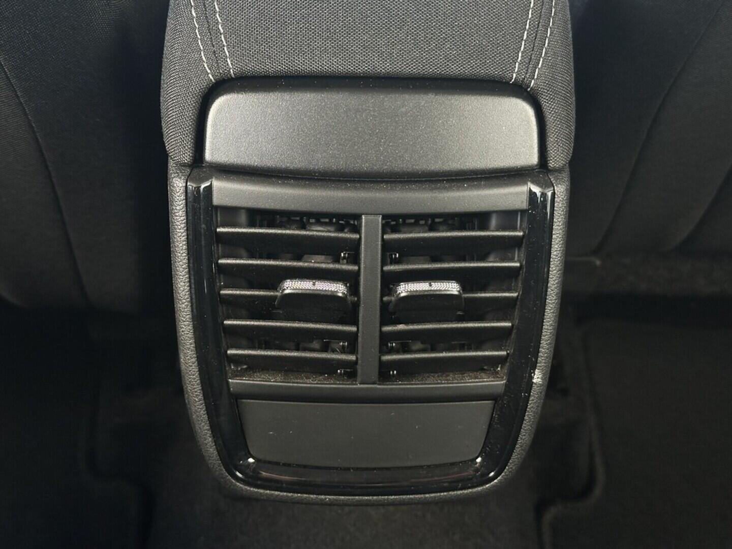 O619V07465_29.webp_KAMIQ Selection 1.0 TSI 85 kW manuál, DPH