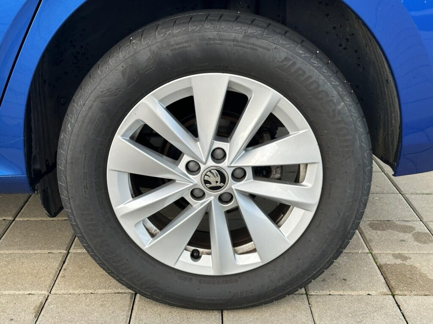 O619V07465_30.webp_KAMIQ Selection 1.0 TSI 85 kW manuál, DPH