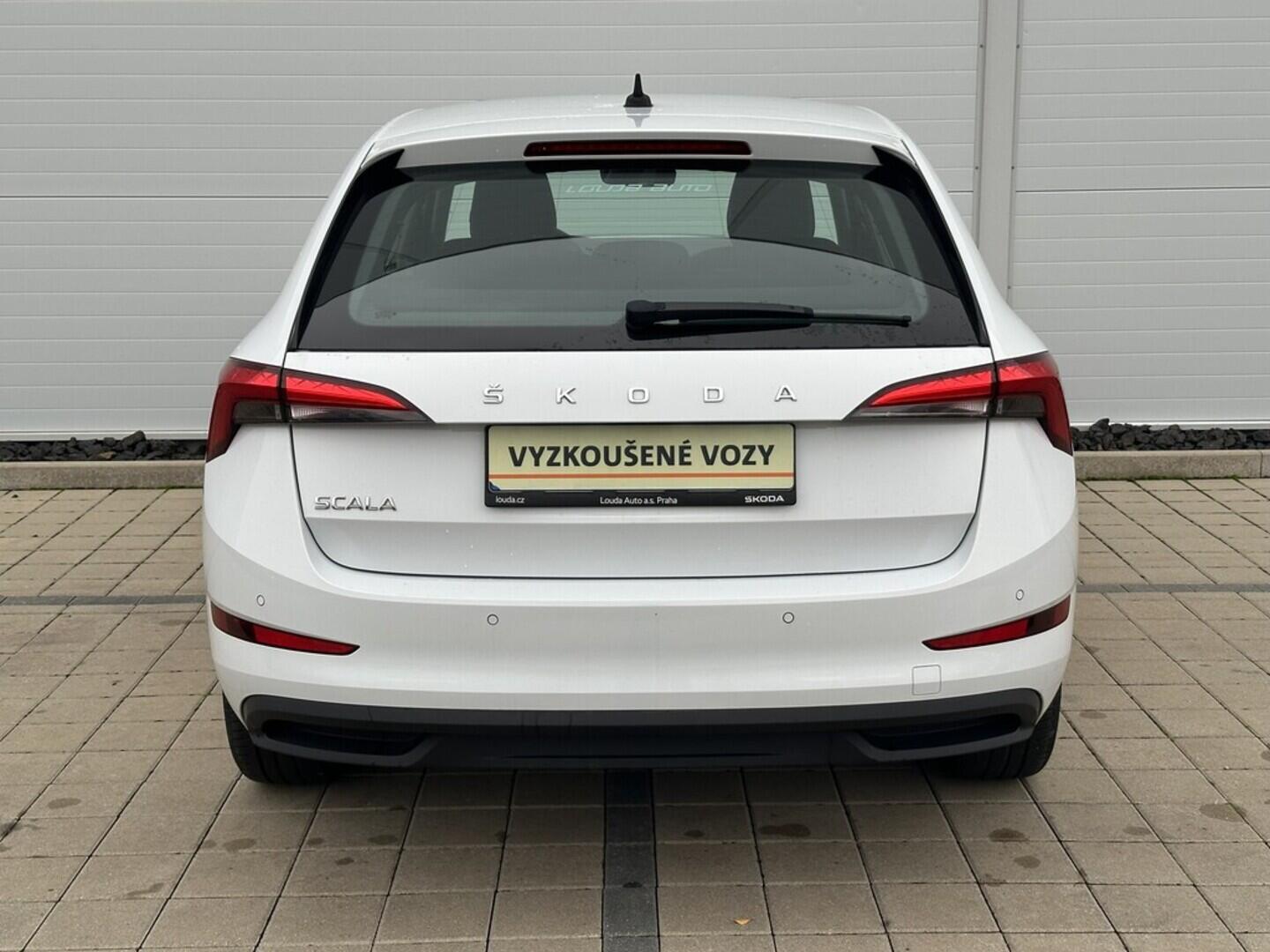 O619V07466_15.webp_SCALA Ambition 1.0 TSI 81 kW manuál, DPH