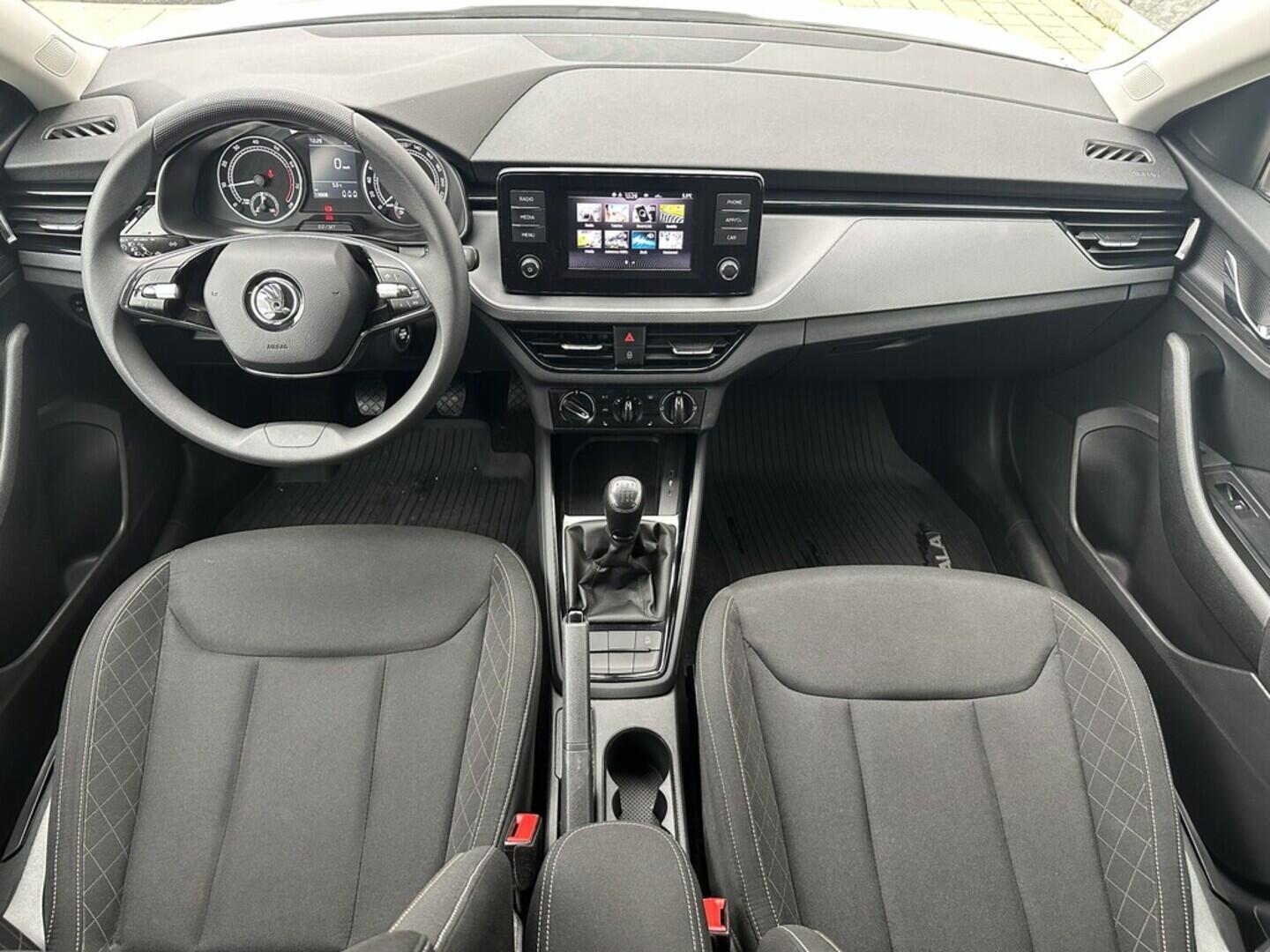 O619V07466_18.webp_SCALA Ambition 1.0 TSI 81 kW manuál, DPH