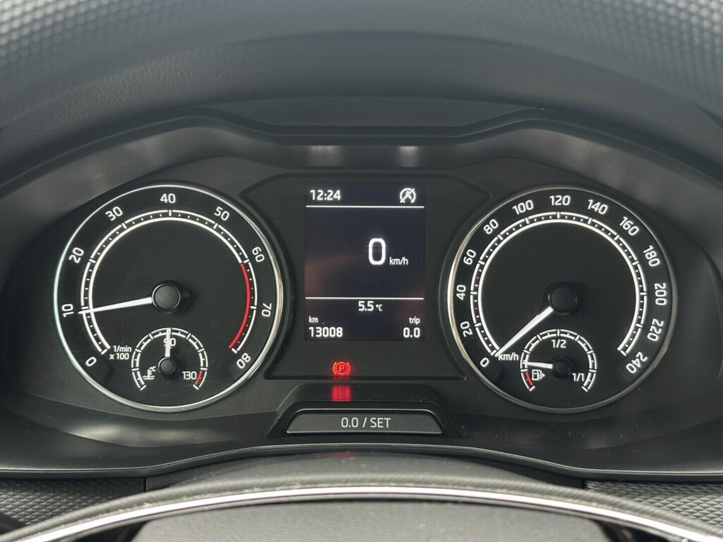 O619V07466_19.webp_SCALA Ambition 1.0 TSI 81 kW manuál, DPH