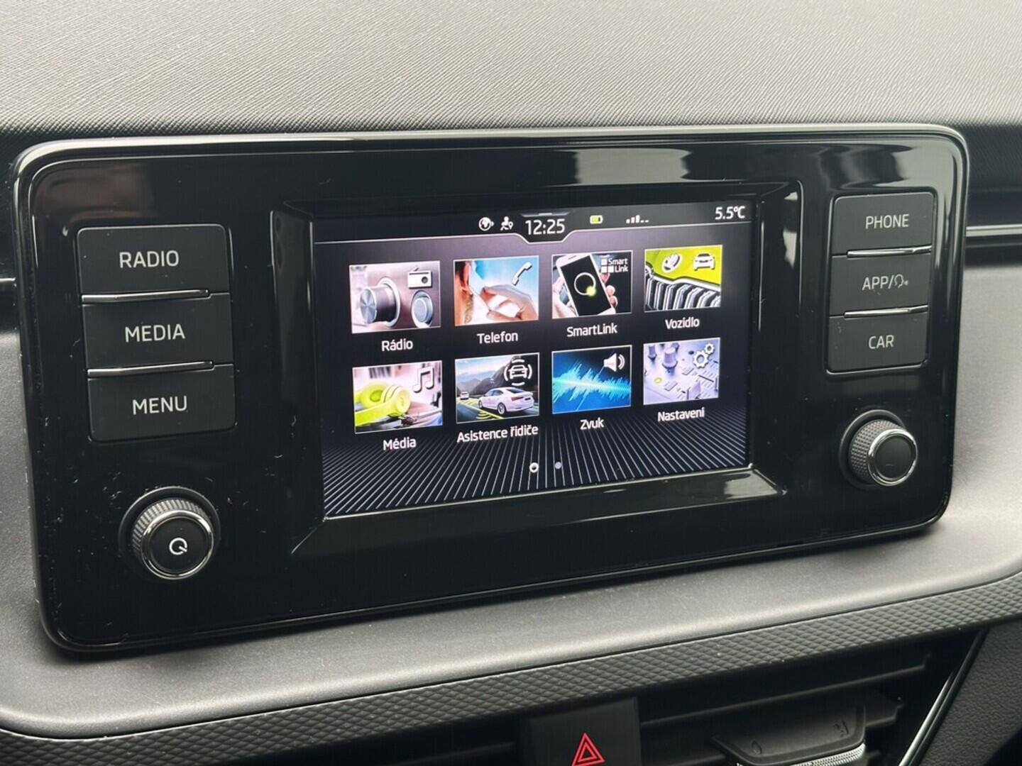 O619V07466_24.webp_SCALA Ambition 1.0 TSI 81 kW manuál, DPH