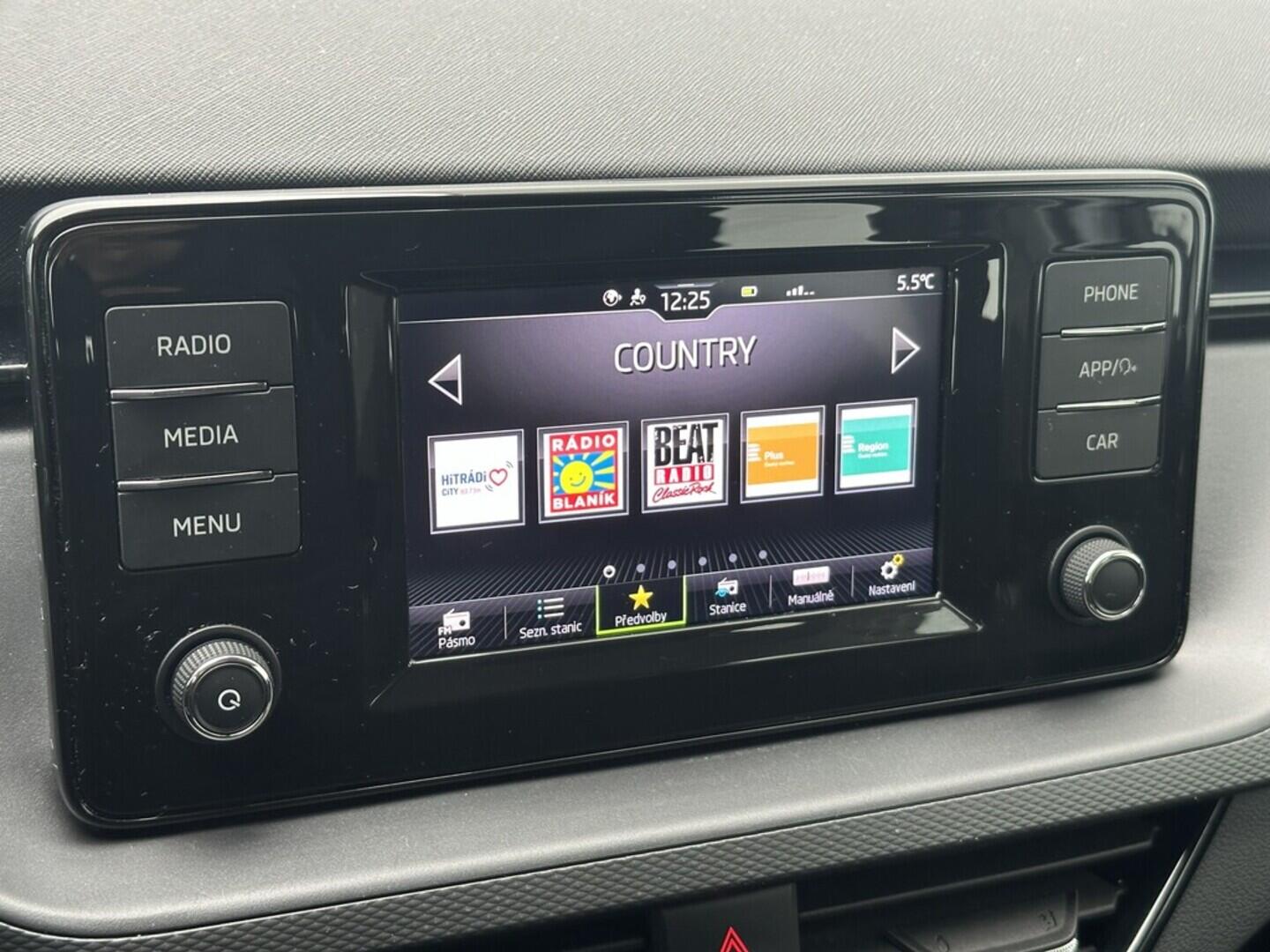 O619V07466_26.webp_SCALA Ambition 1.0 TSI 81 kW manuál, DPH