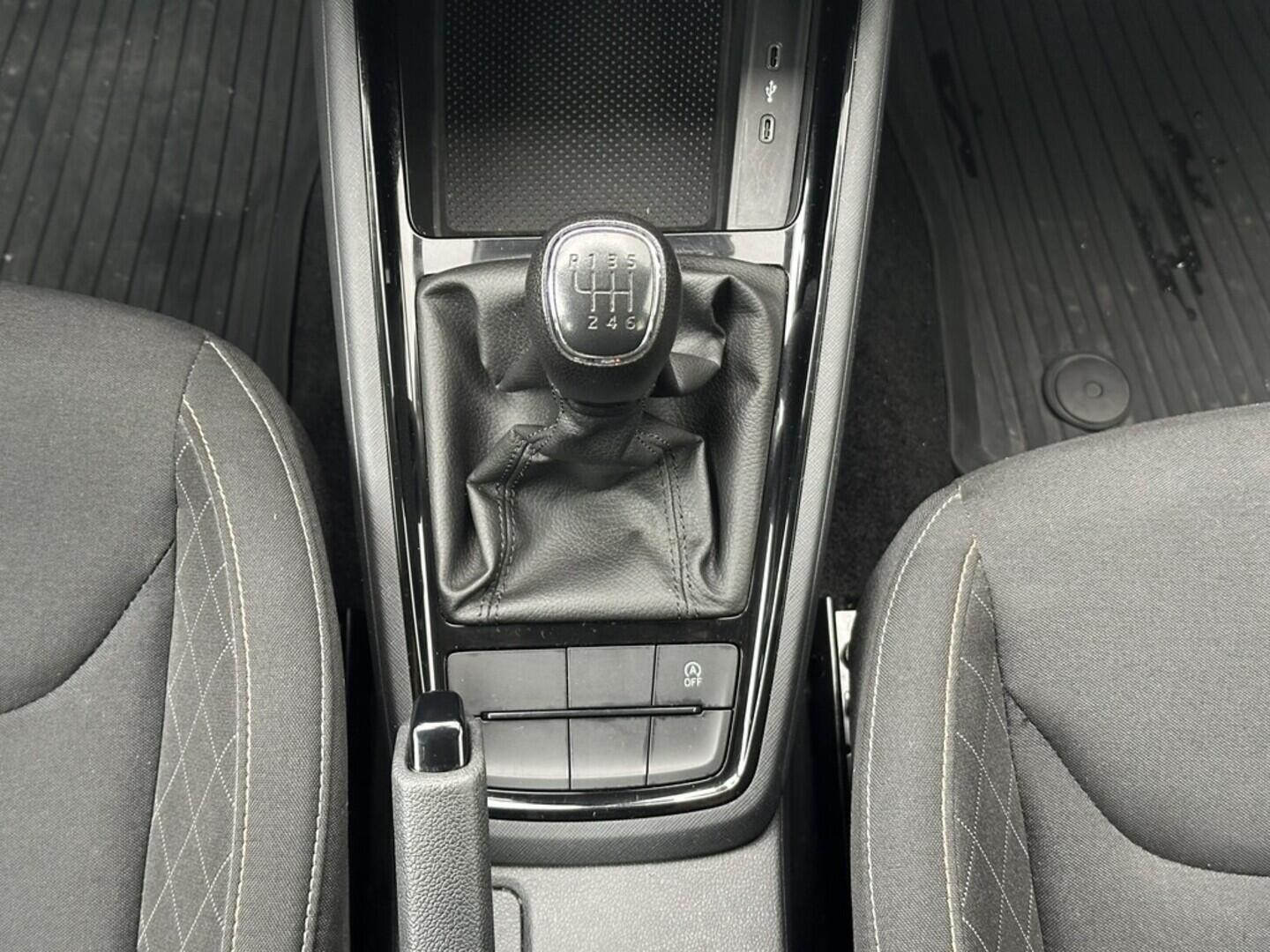 O619V07466_28.webp_SCALA Ambition 1.0 TSI 81 kW manuál, DPH