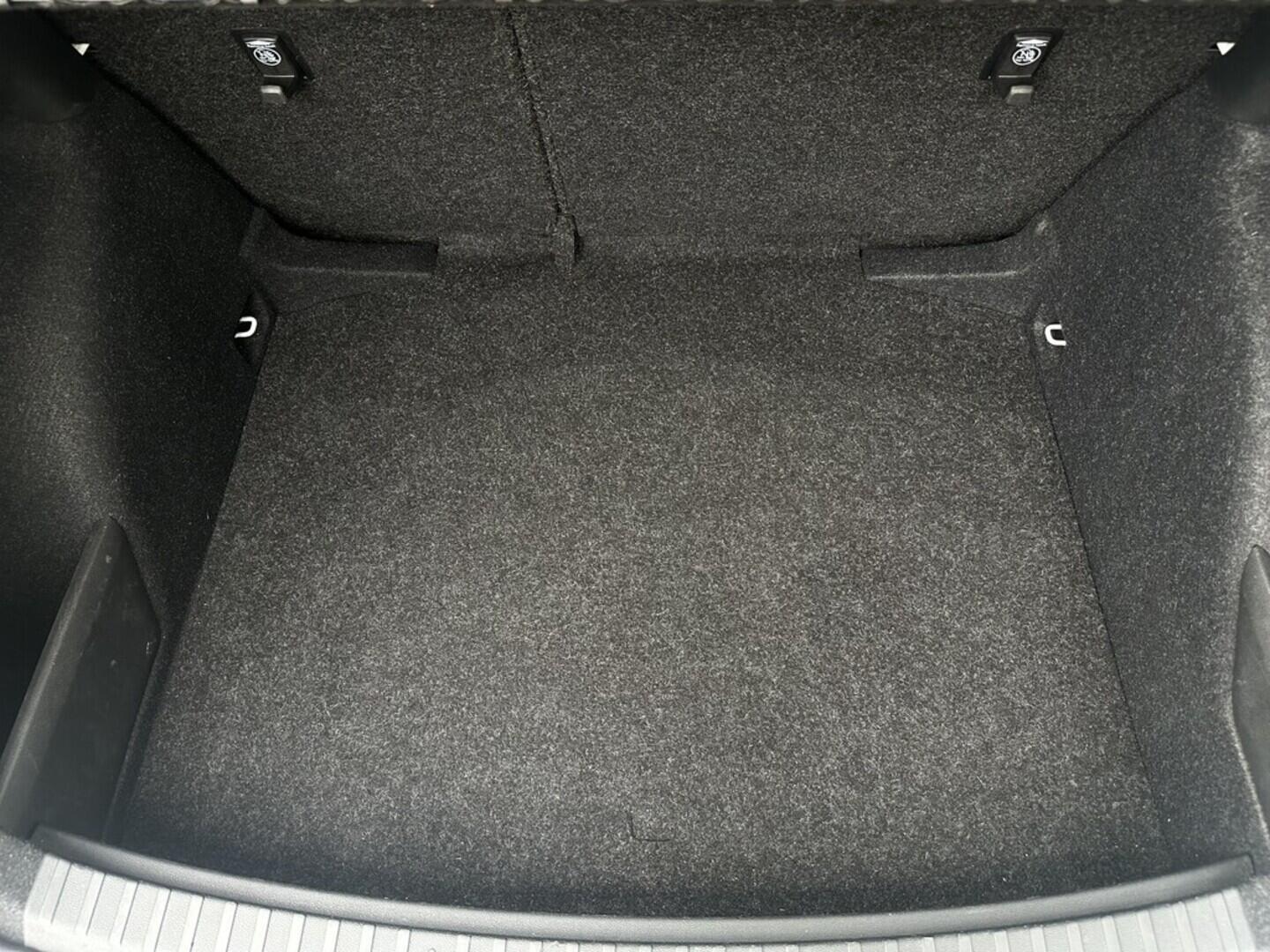 O619V07466_32.webp_SCALA Ambition 1.0 TSI 81 kW manuál, DPH