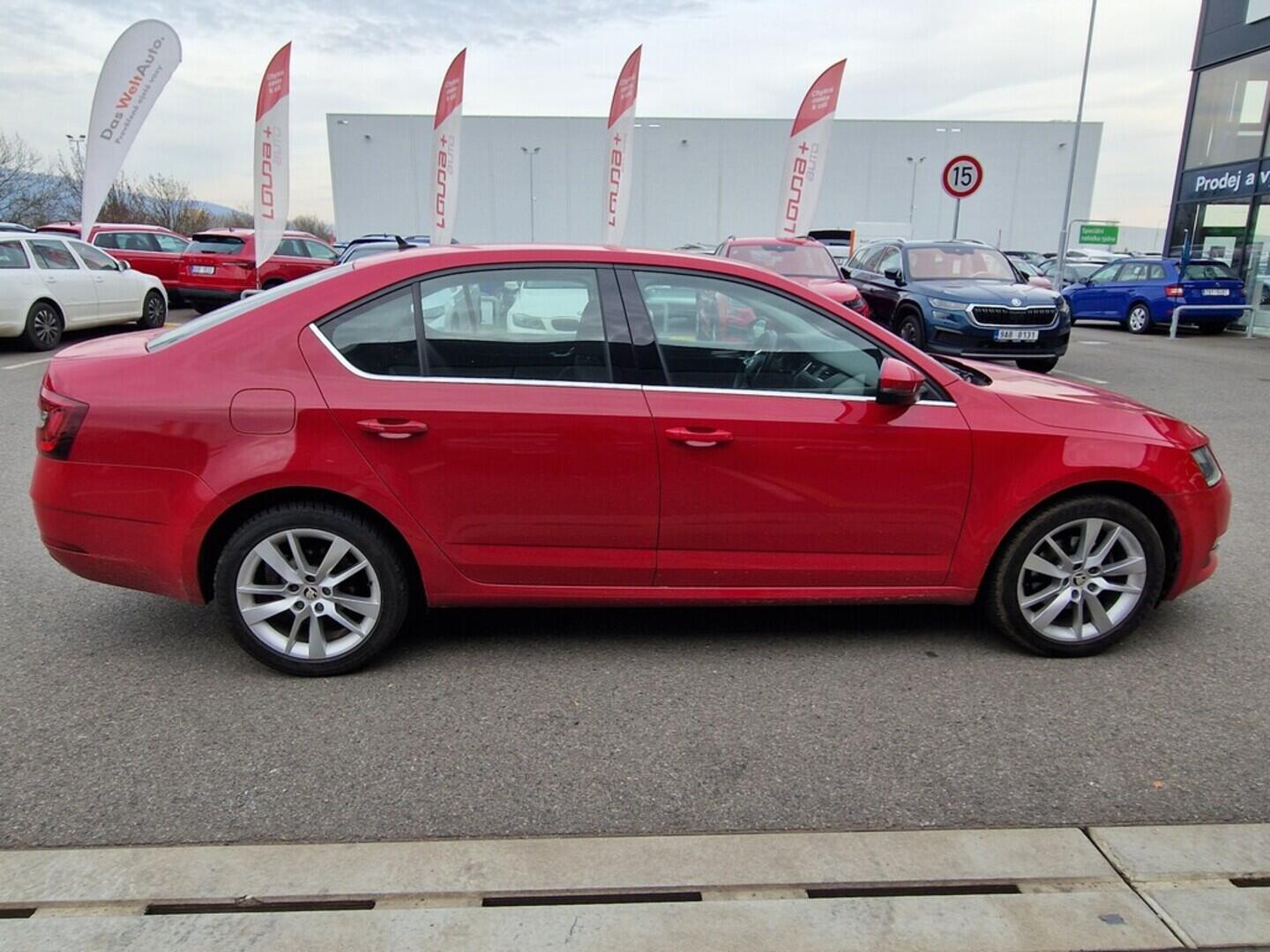 O619V07467_12.webp_OCTAVIA Style 1.4 TSI 110 kW manuál