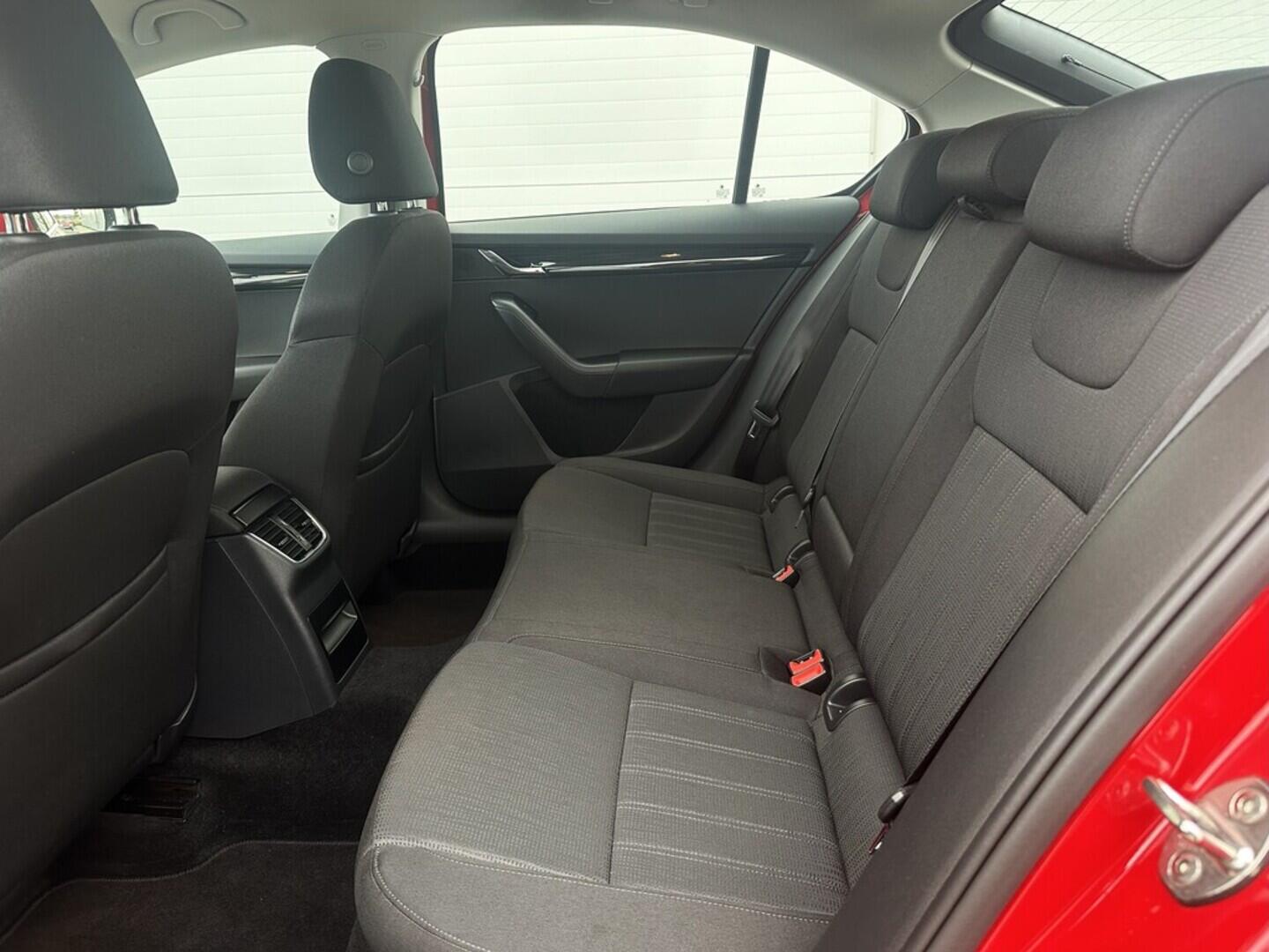 O619V07467_29.webp_OCTAVIA Style 1.4 TSI 110 kW manuál