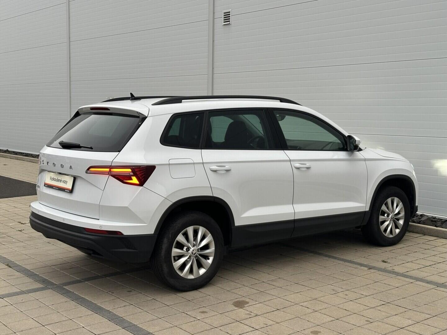 O619V07468_14.webp_KAROQ Ambition 1.5 TSI 110 kW manuál, DPH