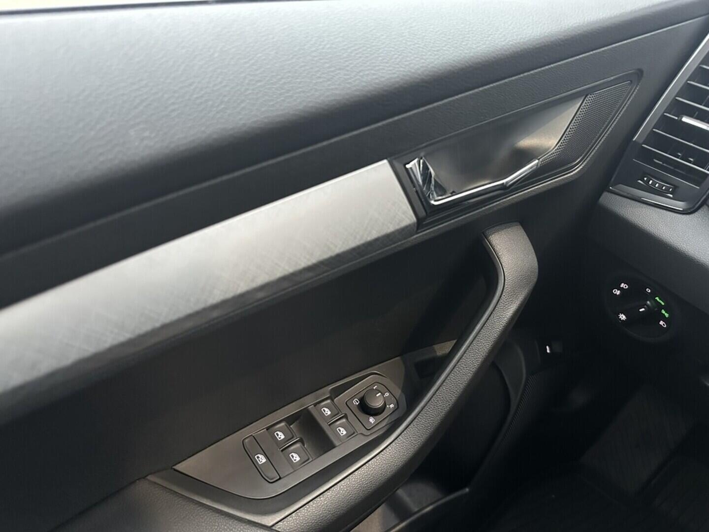 O619V07468_24.webp_KAROQ Ambition 1.5 TSI 110 kW manuál, DPH