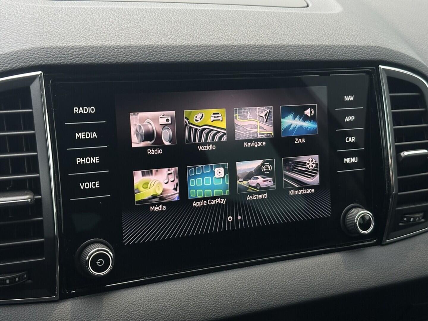 O619V07468_25.webp_KAROQ Ambition 1.5 TSI 110 kW manuál, DPH