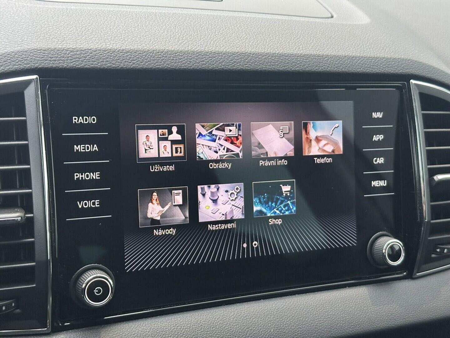 O619V07468_26.webp_KAROQ Ambition 1.5 TSI 110 kW manuál, DPH