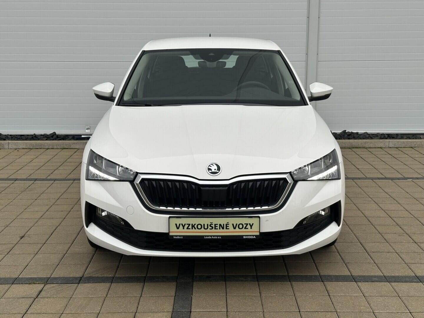 O619V07469_11.webp_SCALA Ambition 1.0 TSI 81 kW manuál, DPH