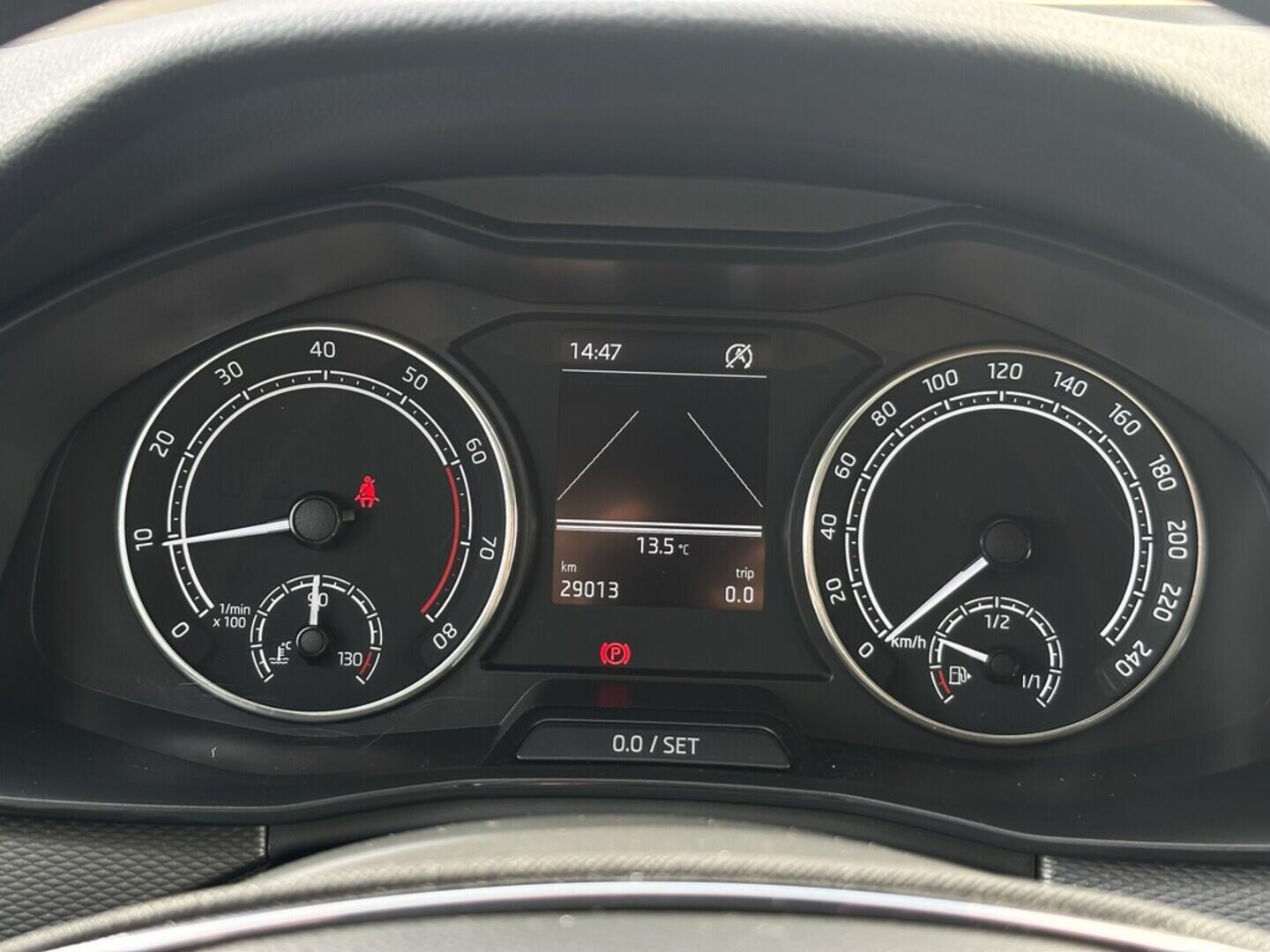 O619V07469_19.webp_SCALA Ambition 1.0 TSI 81 kW manuál, DPH