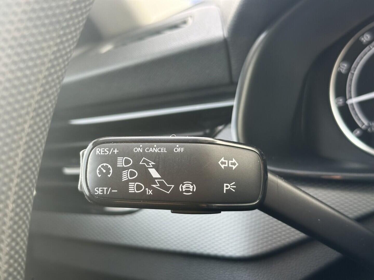 O619V07469_21.webp_SCALA Ambition 1.0 TSI 81 kW manuál, DPH