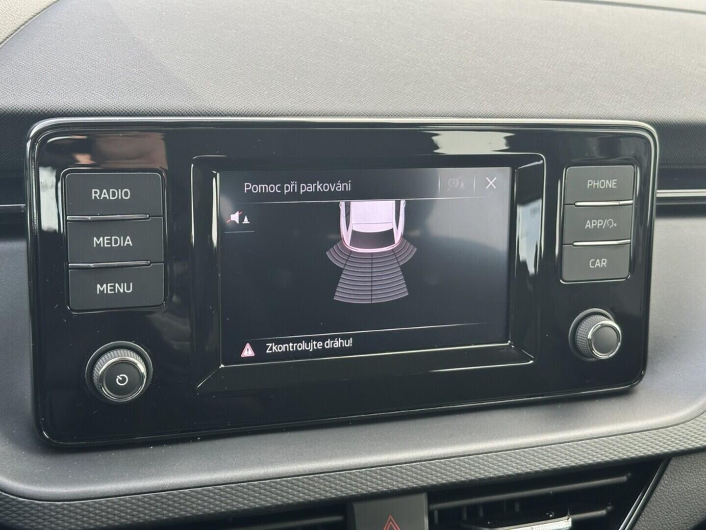 O619V07469_26.webp_SCALA Ambition 1.0 TSI 81 kW manuál, DPH